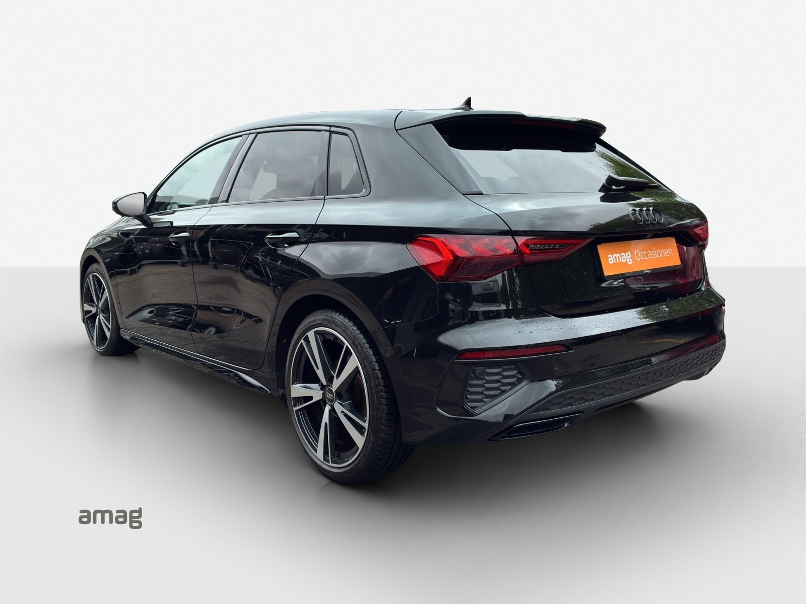 AUDI A3 Sportback 35 TFSI S line Attraction, Benzin, Occasion / Gebraucht, Automatik - 3