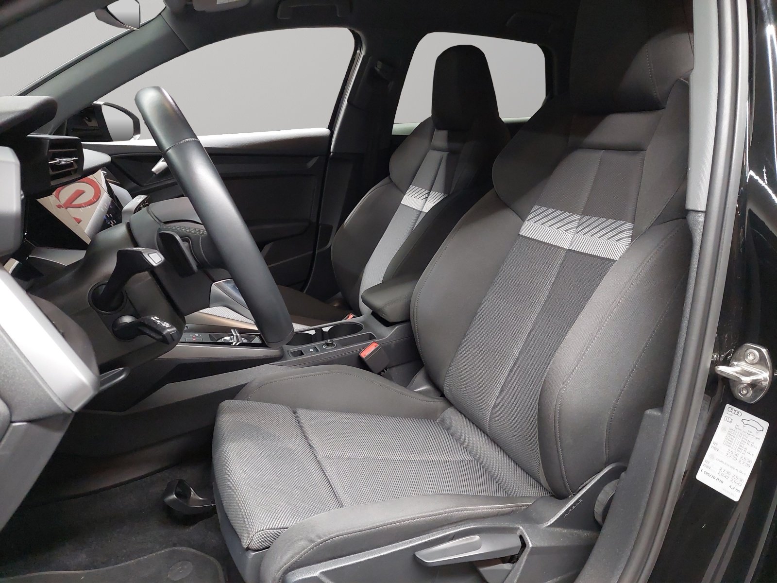 AUDI A3 Sportback 35 TFSI S line S-tronic, Hybride Léger Essence/Électricité, Occasion / Utilisé, Automatique - 6