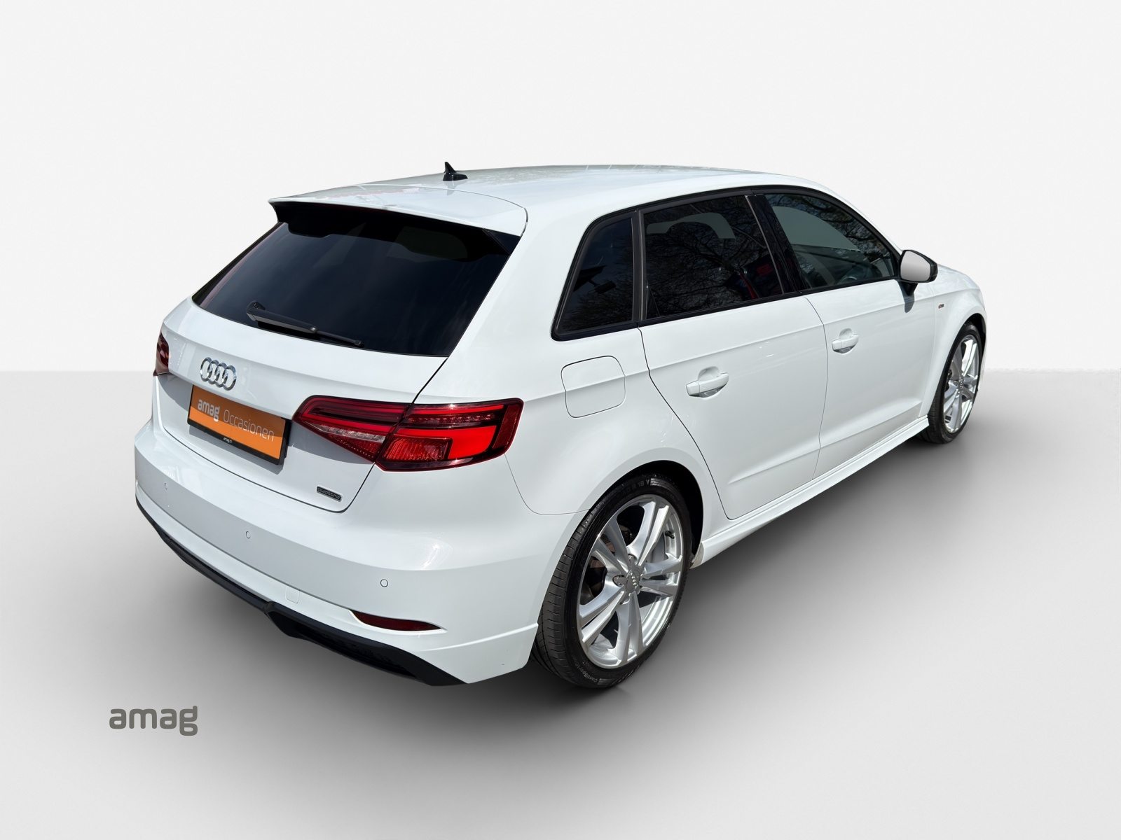 AUDI A3 Sportback 40 TFSI sport Attraction, Petrol, Second hand / Used, Automatic - 5