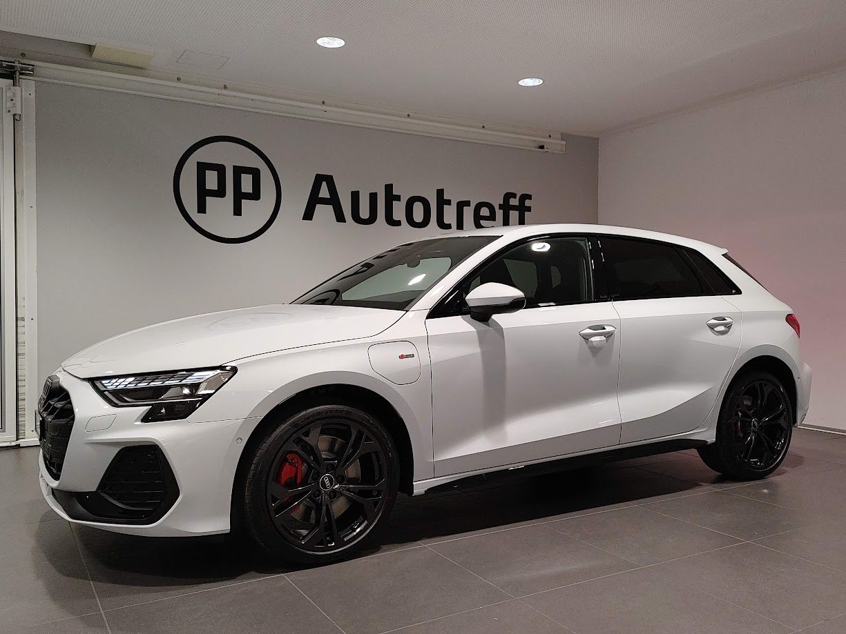 AUDI A3 Sportback 45 TFSI e S line Attraction, Voll-Hybrid Benzin/Elektro, Occasion / Gebraucht, Automatik - 2