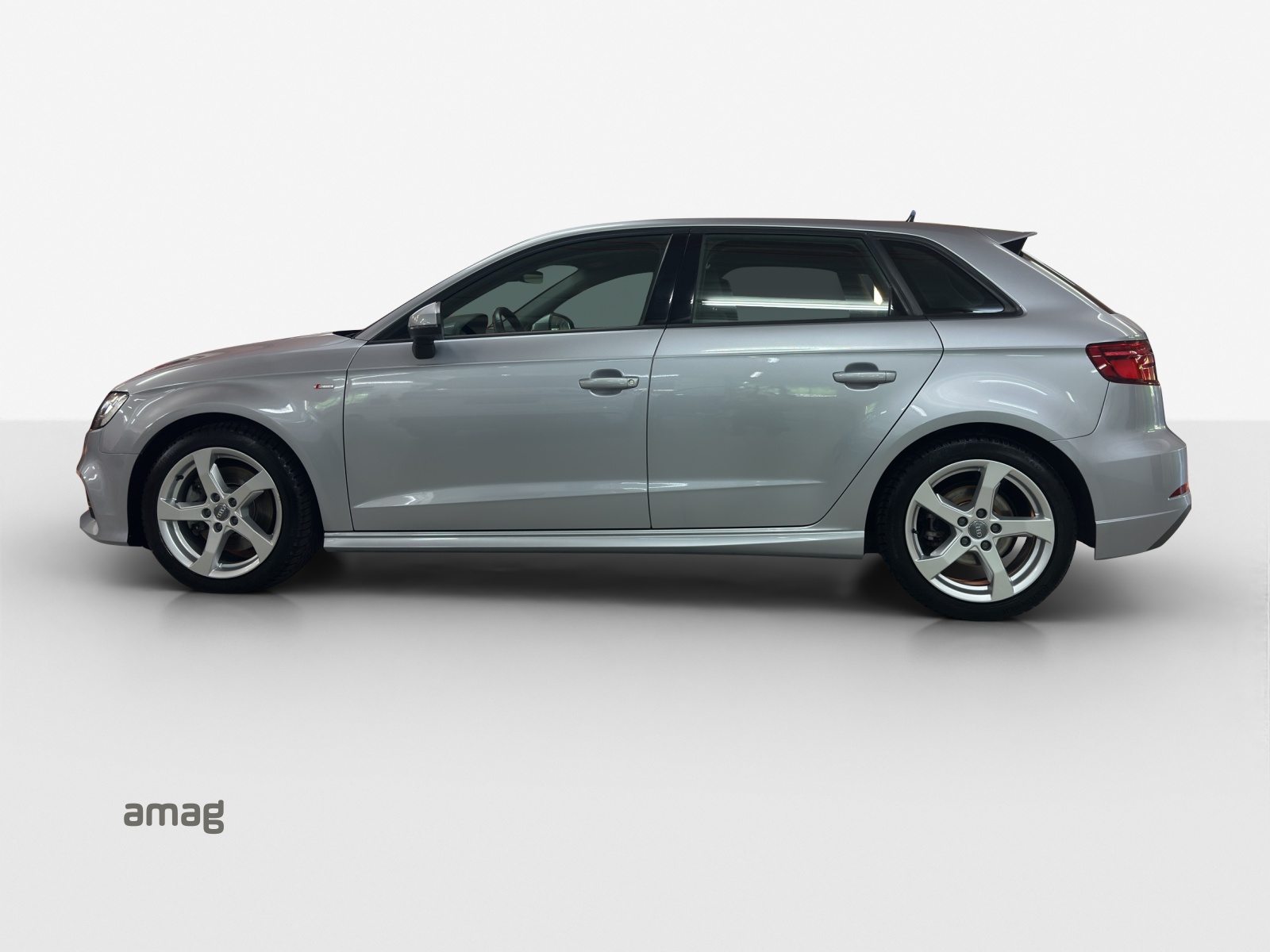 AUDI A3 Sportback 40 TFSI sport, Petrol, Second hand / Used, Automatic - 2