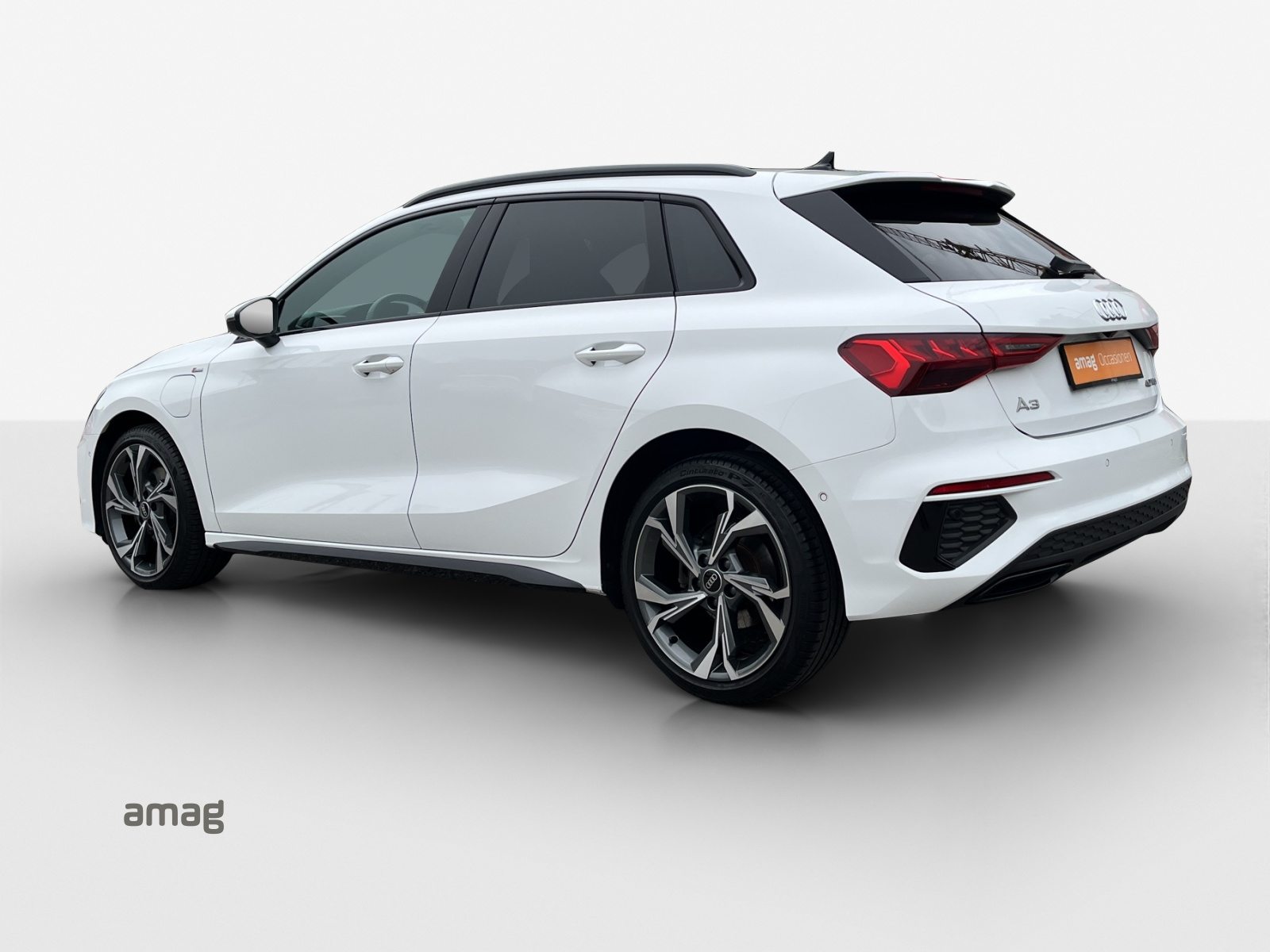 AUDI A3 Sportback 40 TFSI e S line Attraction, Full-Hybrid Petrol/Electric, Second hand / Used, Automatic - 3