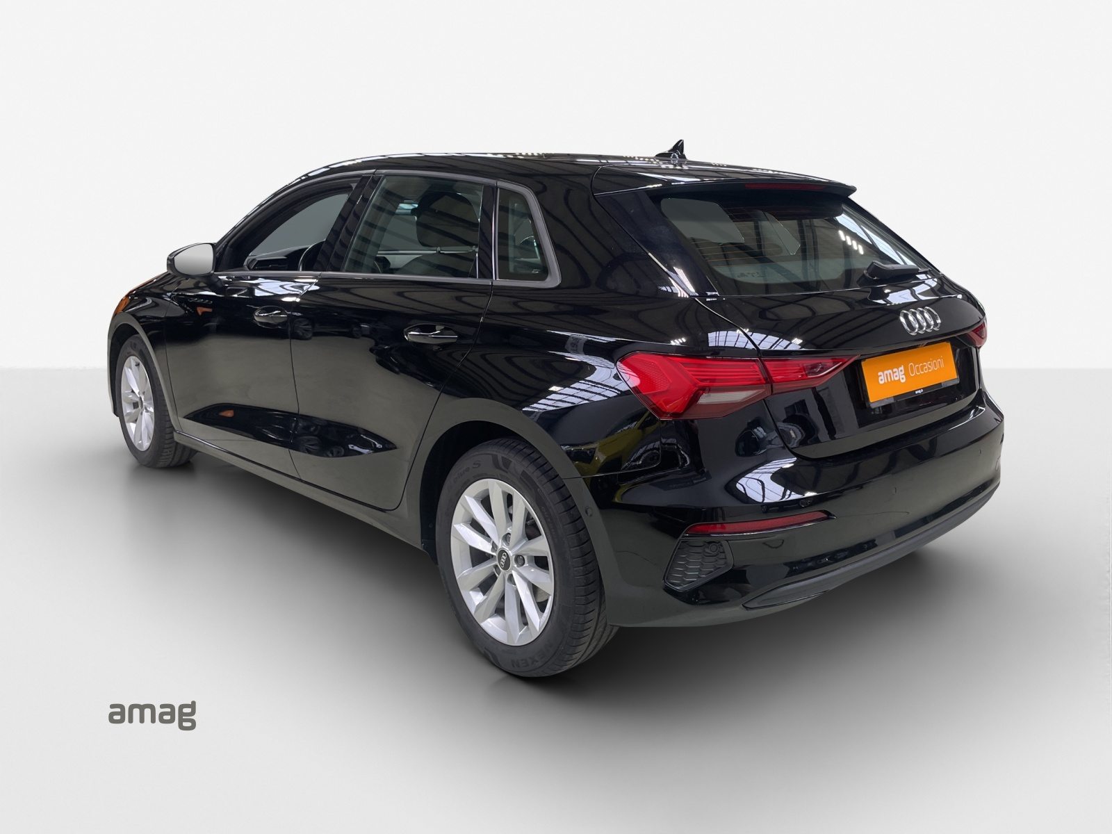 AUDI A3 Sportback 35 TFSI Attraction, Benzin, Occasion / Gebraucht, Automatik - 3