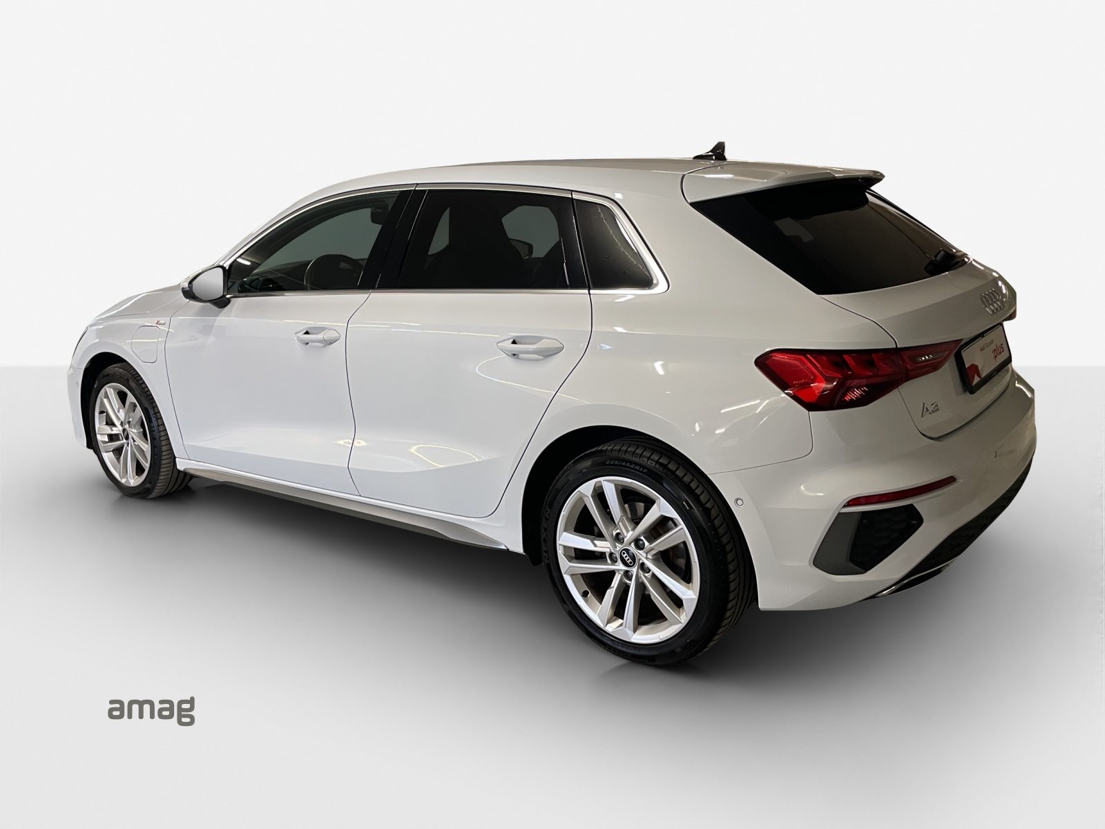 AUDI A3 Sportback 40 TFSI e S line, Voll-Hybrid Benzin/Elektro, Occasion / Gebraucht, Automatik - 3