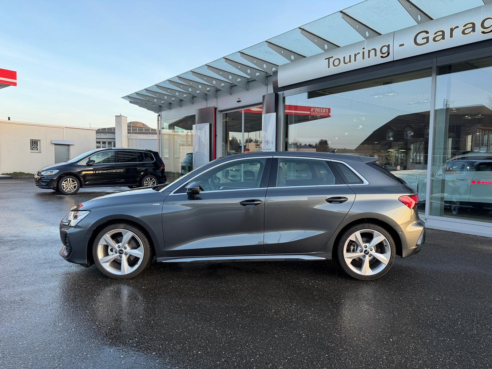 AUDI A3 Sportback 35 TFSI S line S-tronic, Mild-Hybrid Benzin/Elektro, Occasion / Gebraucht, Automatik - 2