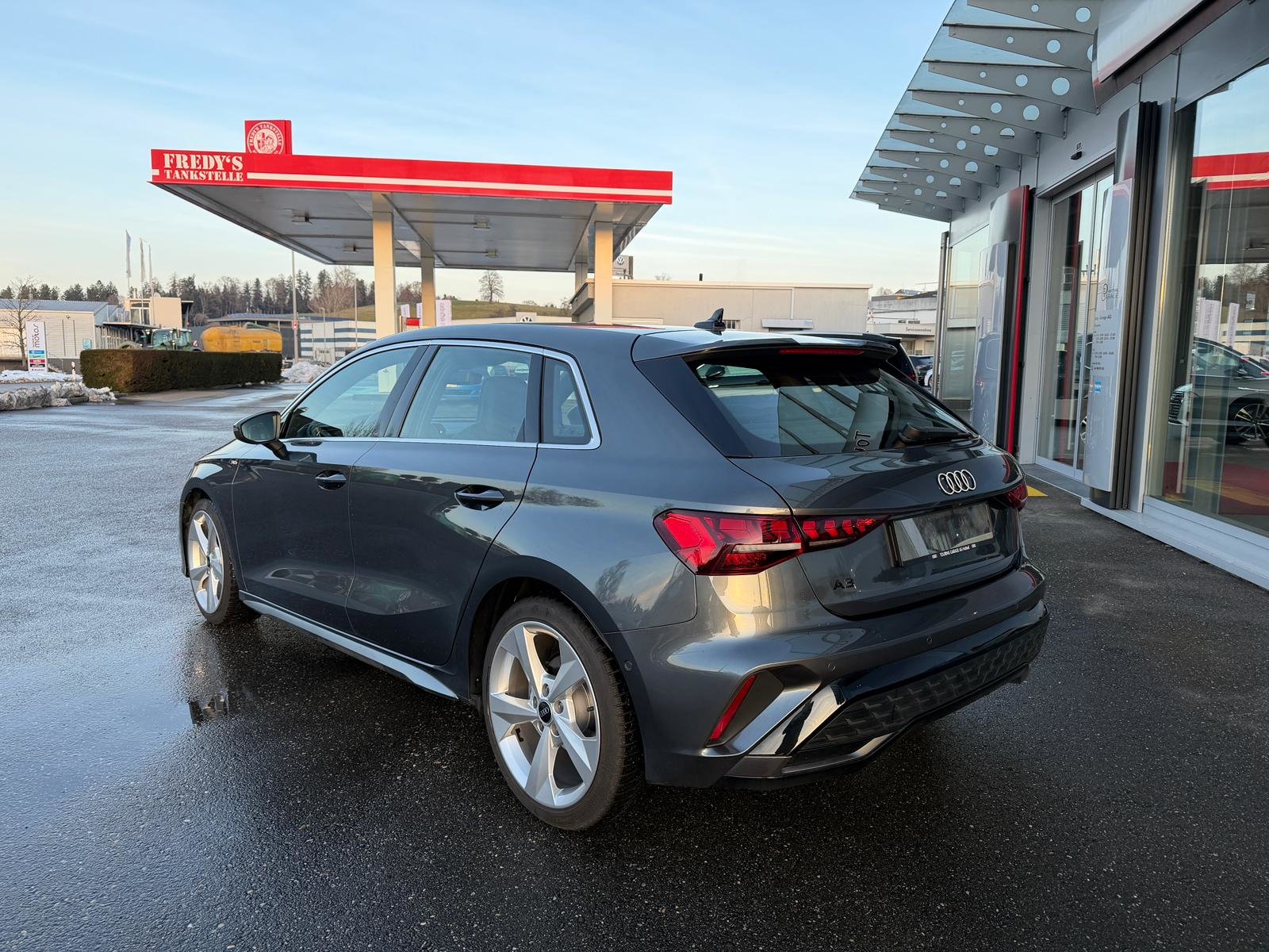 AUDI A3 Sportback 35 TFSI S line S-tronic, Mild-Hybrid Benzin/Elektro, Occasion / Gebraucht, Automatik - 3