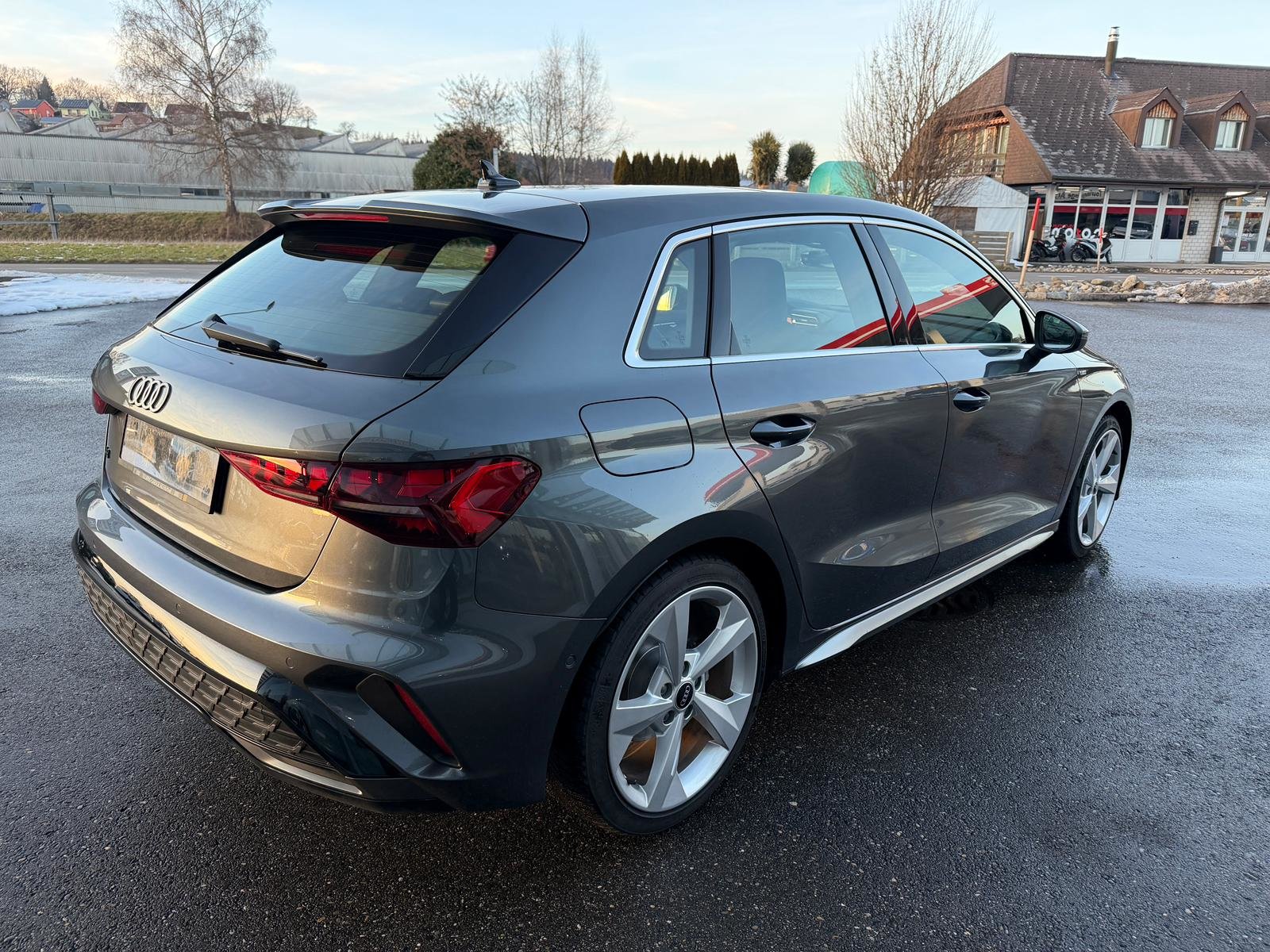 AUDI A3 Sportback 35 TFSI S line S-tronic, Mild-Hybrid Benzin/Elektro, Occasion / Gebraucht, Automatik - 5