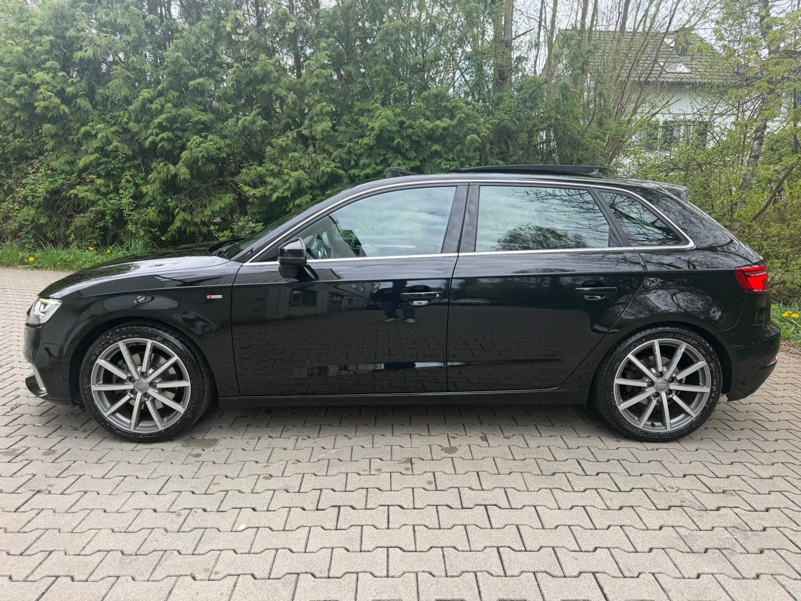 AUDI A3 Sportback 40 TFSI Sport quattro S-tronic, Petrol, Second hand / Used, Automatic - 2