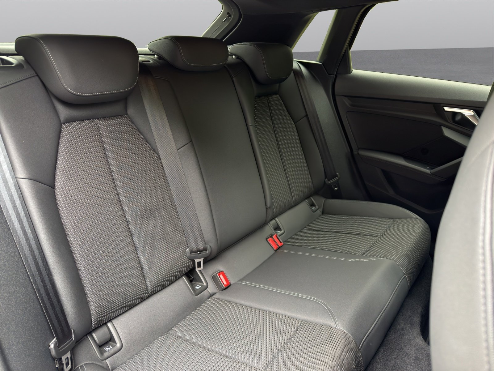 AUDI A3 Sportback 35 TFSI S-tronic, Essence, Occasion / Utilisé, Automatique - 4