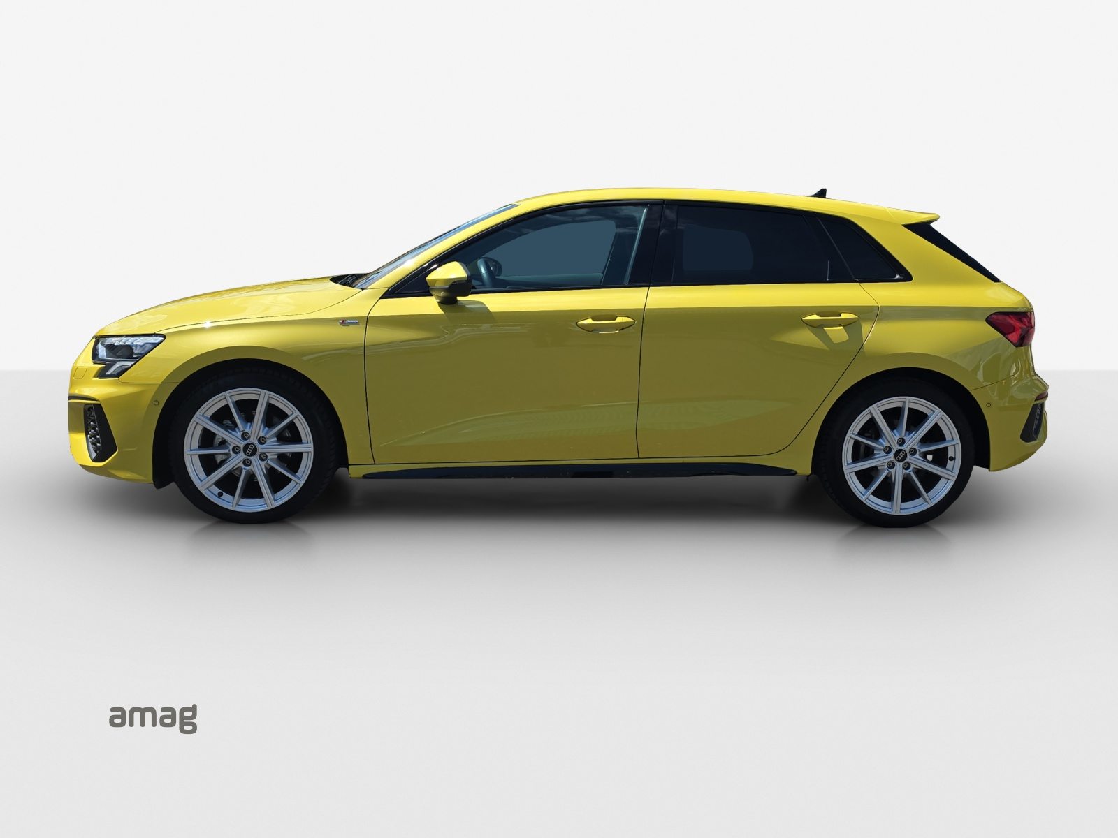 AUDI A3 Sportback 35 TFSI S line Attraction, Petrol, Second hand / Used, Automatic - 2