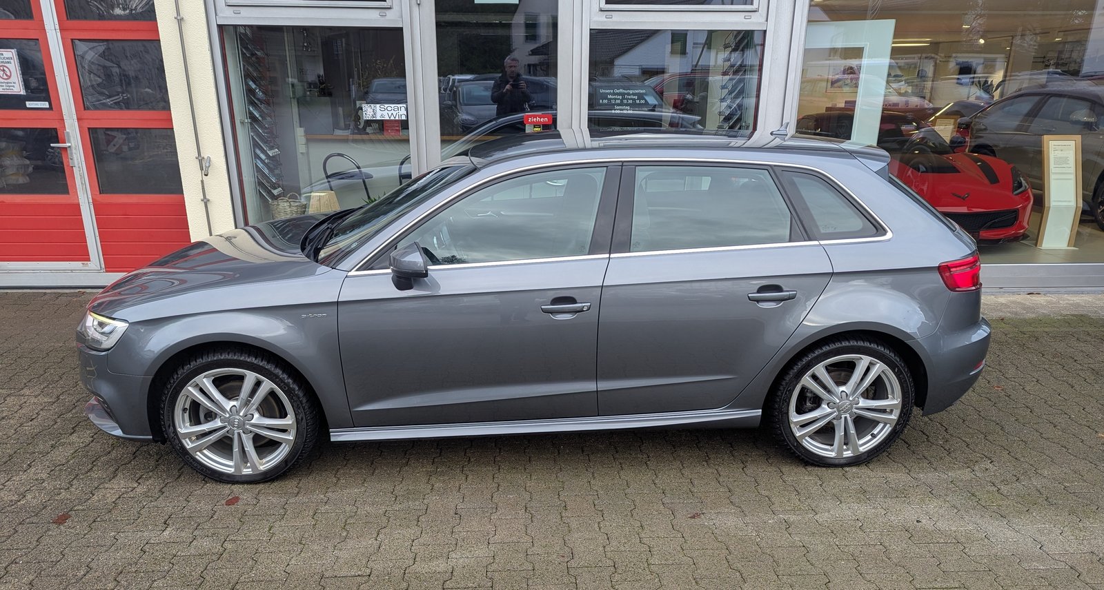 AUDI A3 Sportback 1.4 e-tron S-tronic, Plug-in-Hybrid Petrol/Electric, Second hand / Used, Automatic - 3