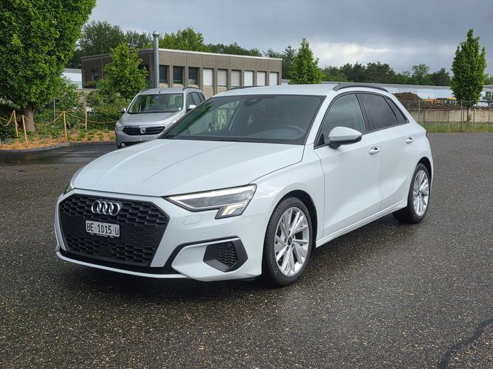 AUDI A3 Sportback 35 TFSI Attraction S-tronic, Hybride Léger Essence/Électricité, Occasion / Utilisé, Automatique