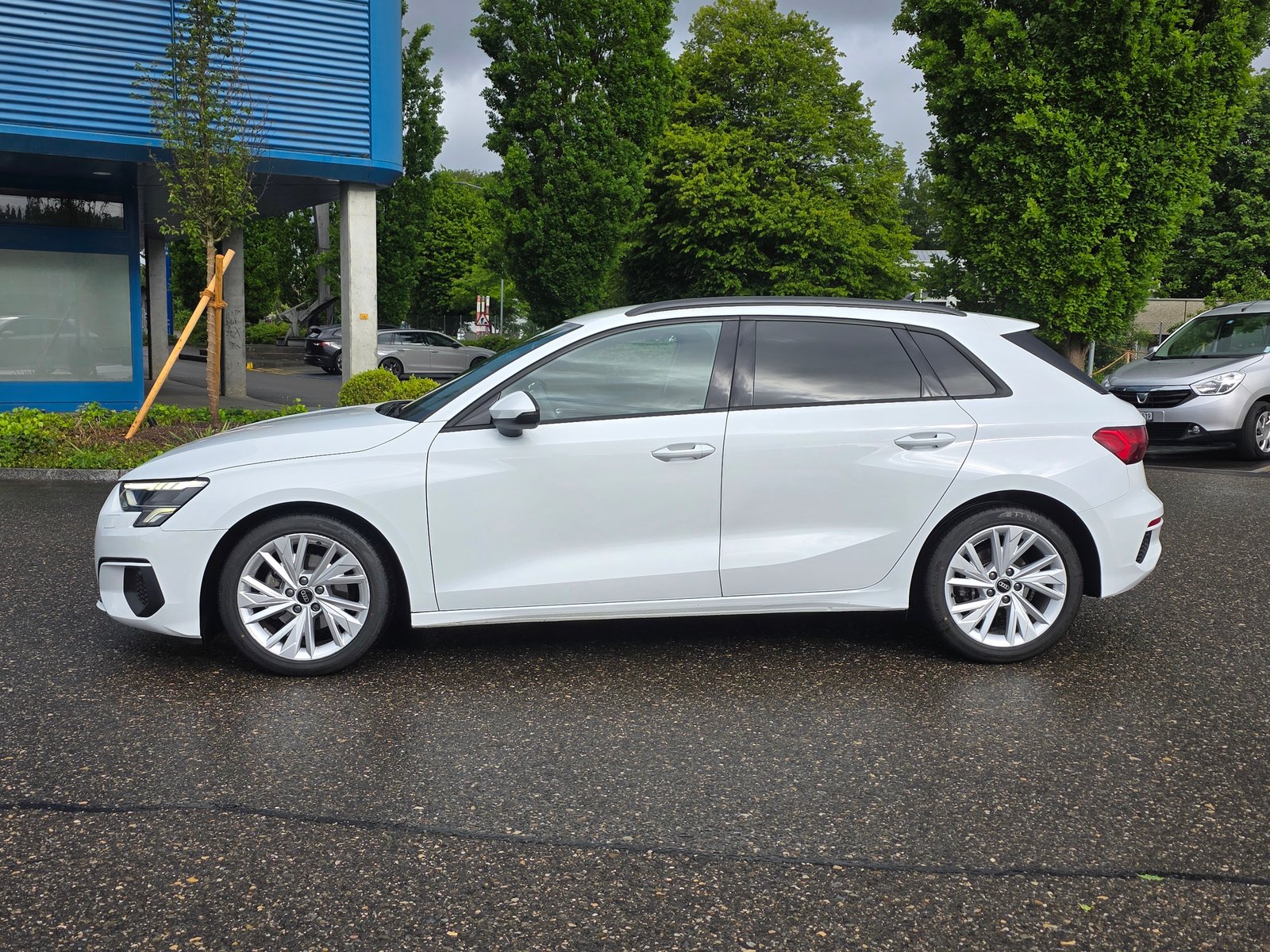 AUDI A3 Sportback 35 TFSI Attraction S-tronic, Mild-Hybrid Petrol/Electric, Second hand / Used, Automatic - 3