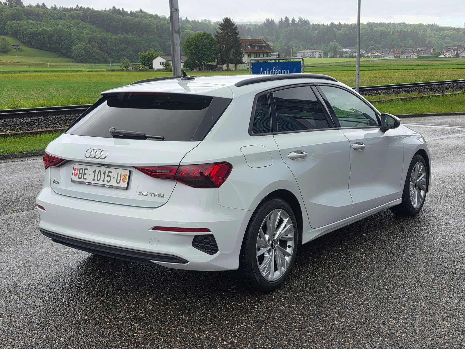 AUDI A3 Sportback 35 TFSI Attraction S-tronic, Mild-Hybrid Petrol/Electric, Second hand / Used, Automatic - 6