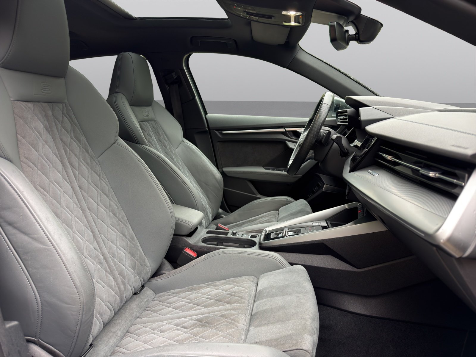 AUDI A3 Sportback 40 TFSI e S line S-tronic, Plug-in-Hybrid Petrol/Electric, Second hand / Used, Automatic - 2