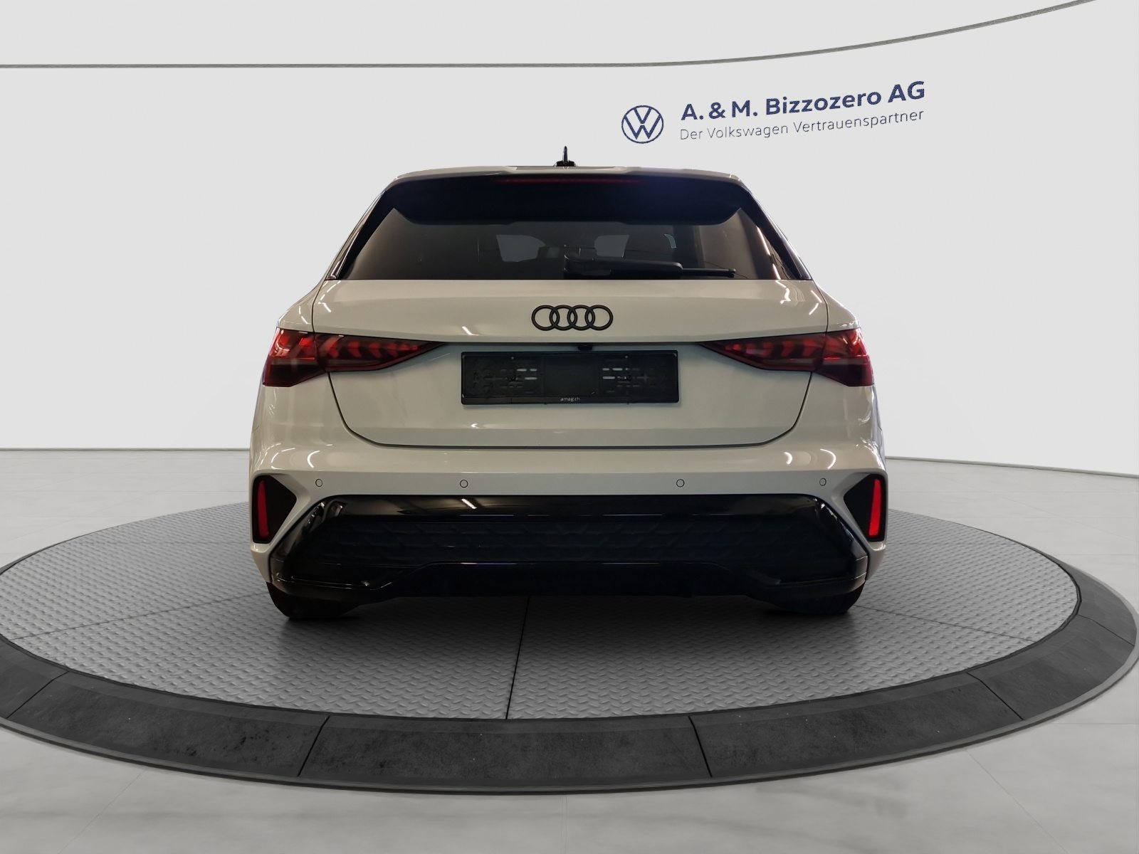 AUDI A3 Sportback 35 TFSI S line Attraction, Benzin, Occasion / Gebraucht, Automatik - 4