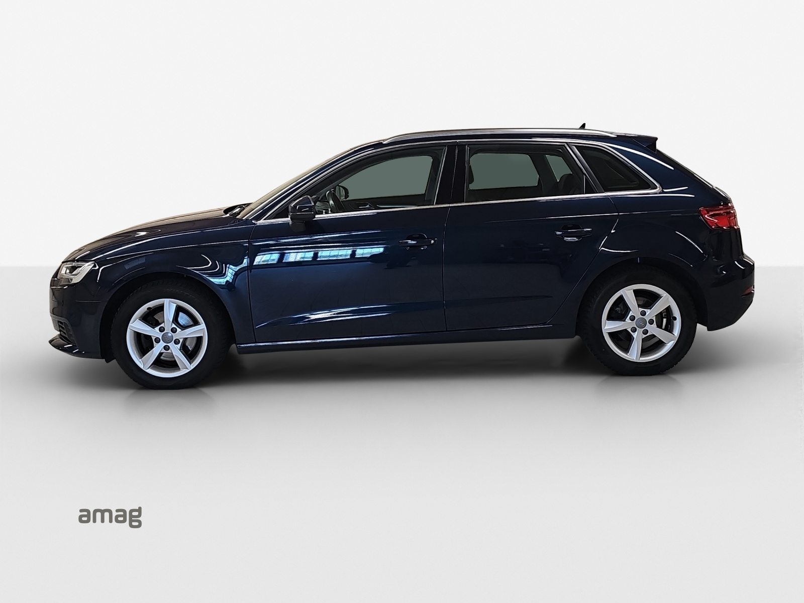 AUDI A3 Sportback 35 TFSI Attraction, Benzin, Occasion / Gebraucht, Automatik - 2