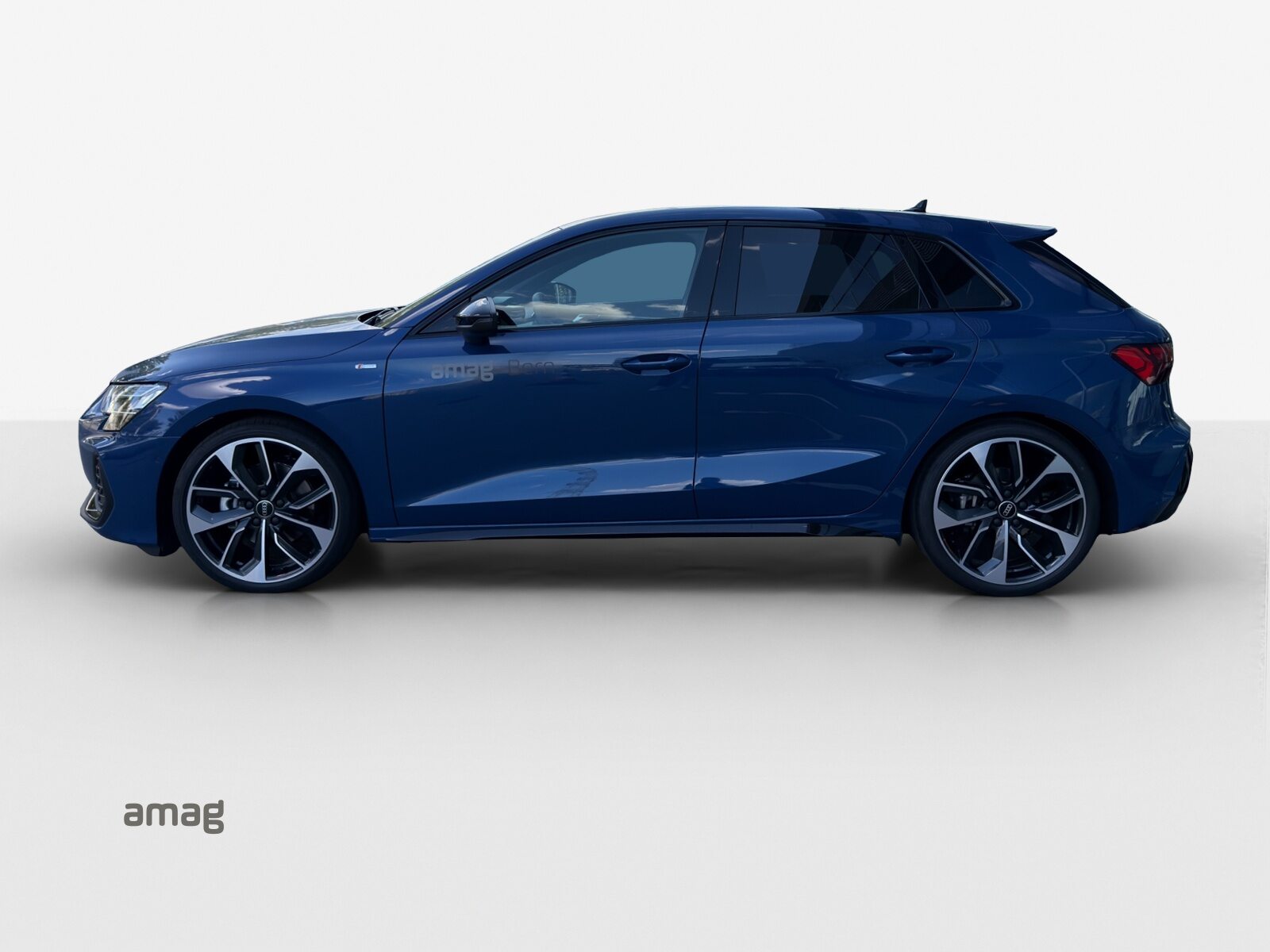 AUDI A3 Sportback TFSI 110 kW S line Attraction, Benzin, Occasion / Gebraucht, Automatik - 2