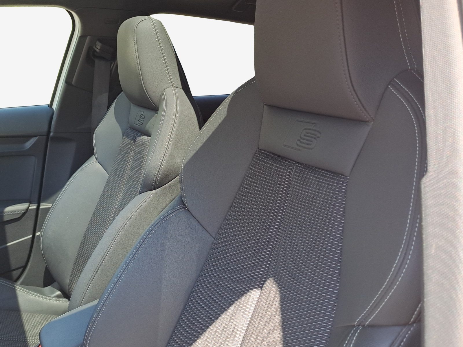 AUDI A3 Sportback 45 TFSI e S line, Voll-Hybrid Benzin/Elektro, Occasion / Gebraucht, Automatik - 7