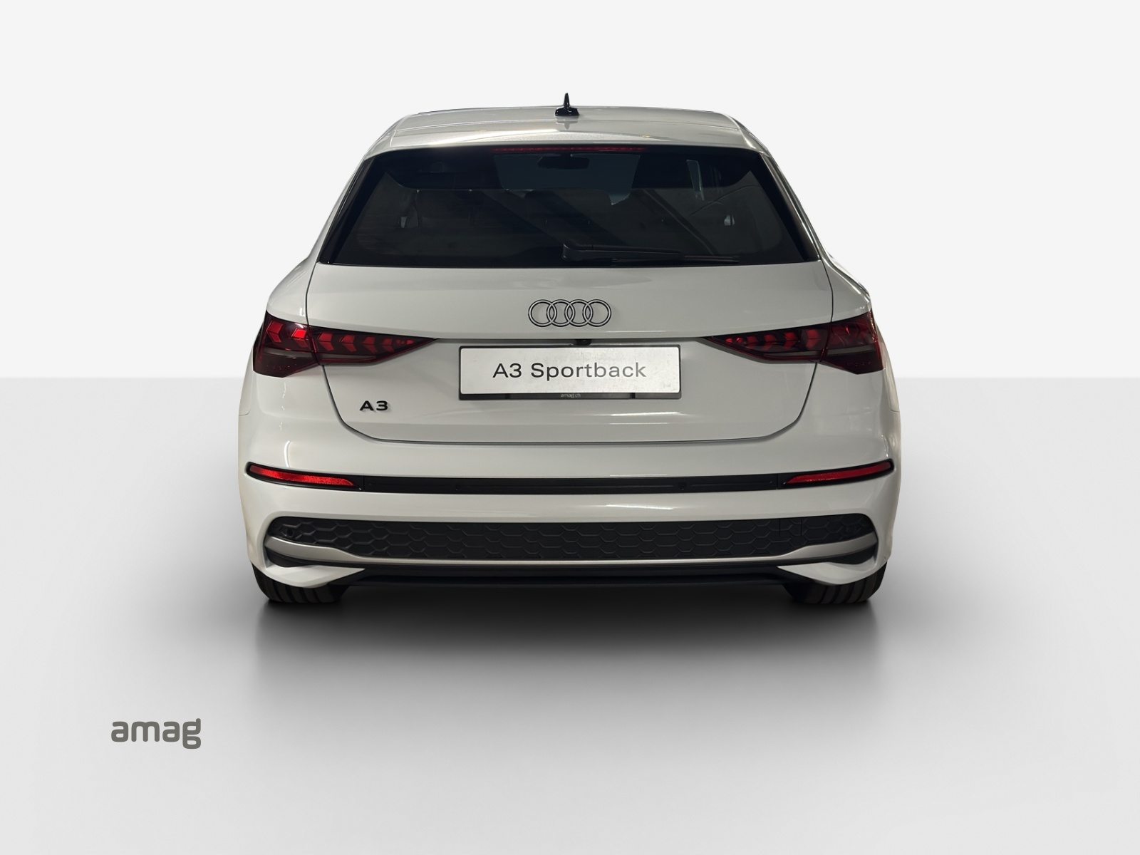 AUDI A3 Sportback TFSI e 150 kW Attraction, Full-Hybrid Petrol/Electric, Second hand / Used, Automatic - 4