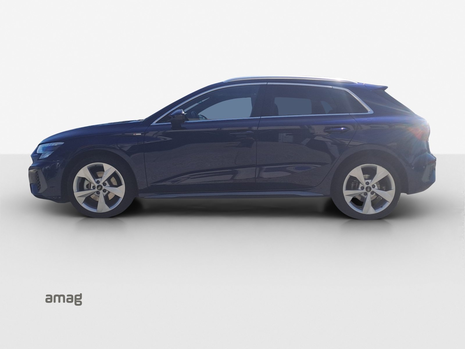 AUDI A3 Sportback 40 TFSI e S line, Full-Hybrid Petrol/Electric, Second hand / Used, Automatic - 3