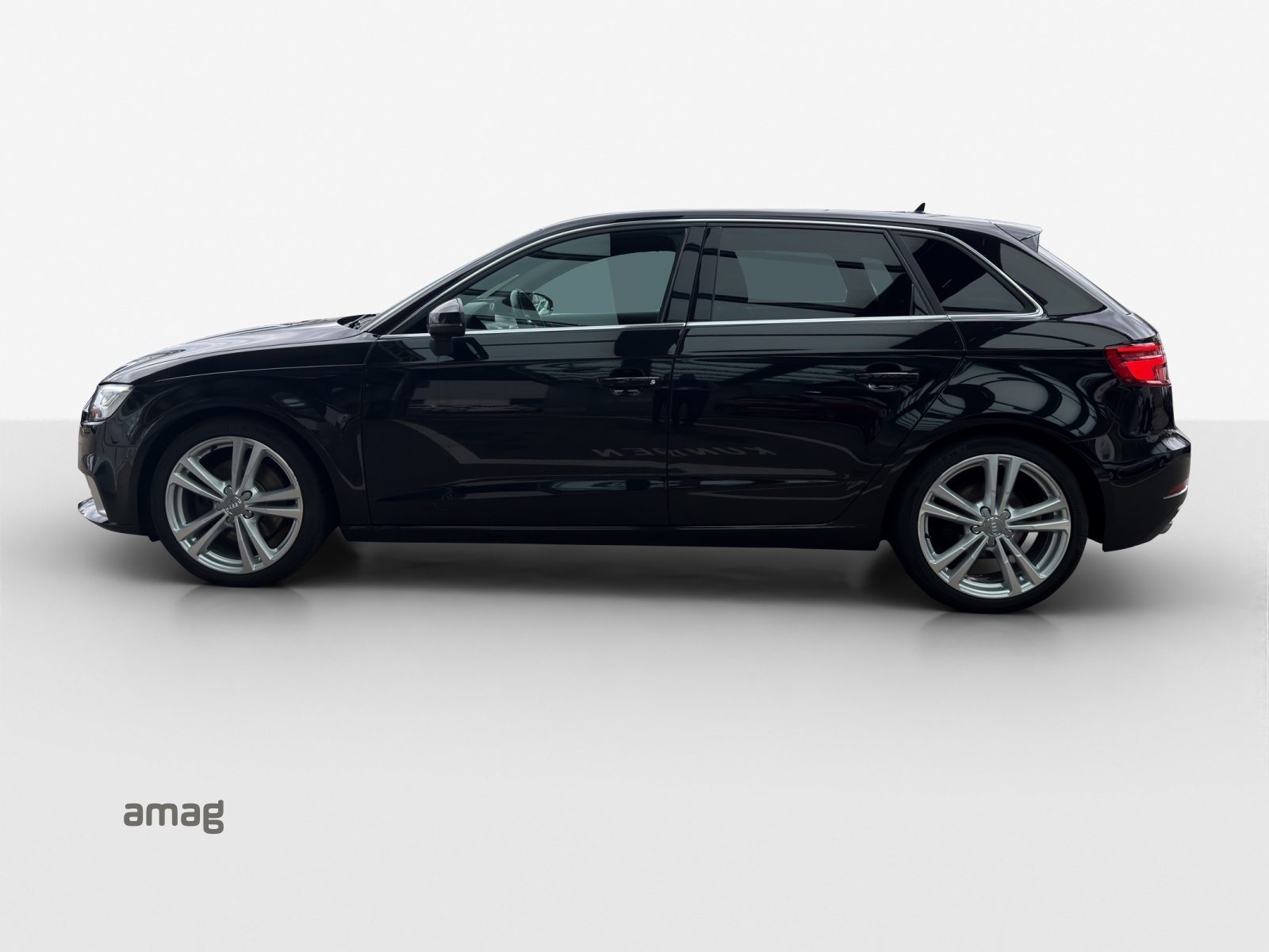 AUDI A3 Sportback 40 TFSI sport, Petrol, Second hand / Used, Automatic - 2