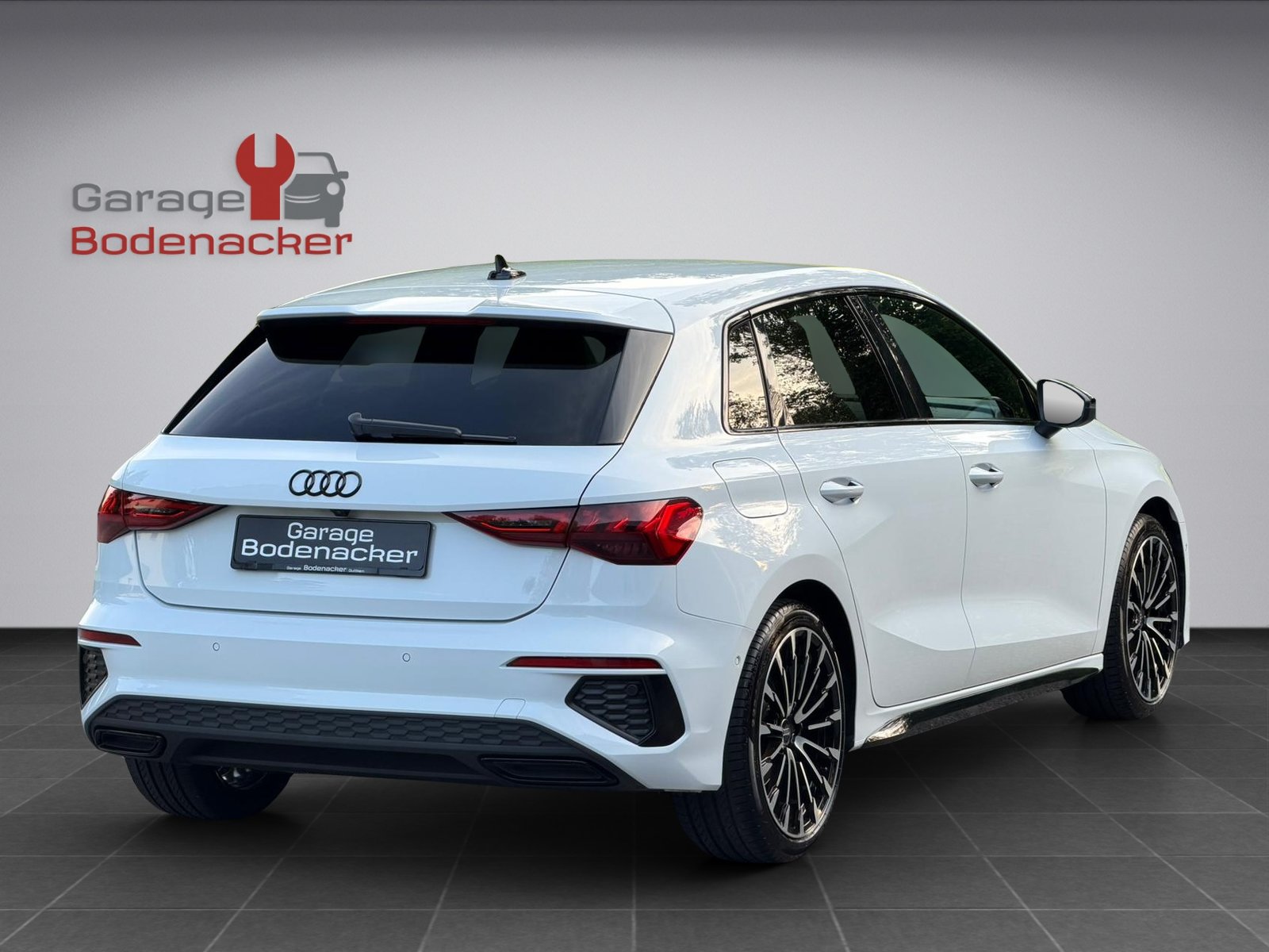 AUDI A3 Sportback 35 TFSI S line Attraction S-tronic, Petrol, Second hand / Used, Automatic - 5