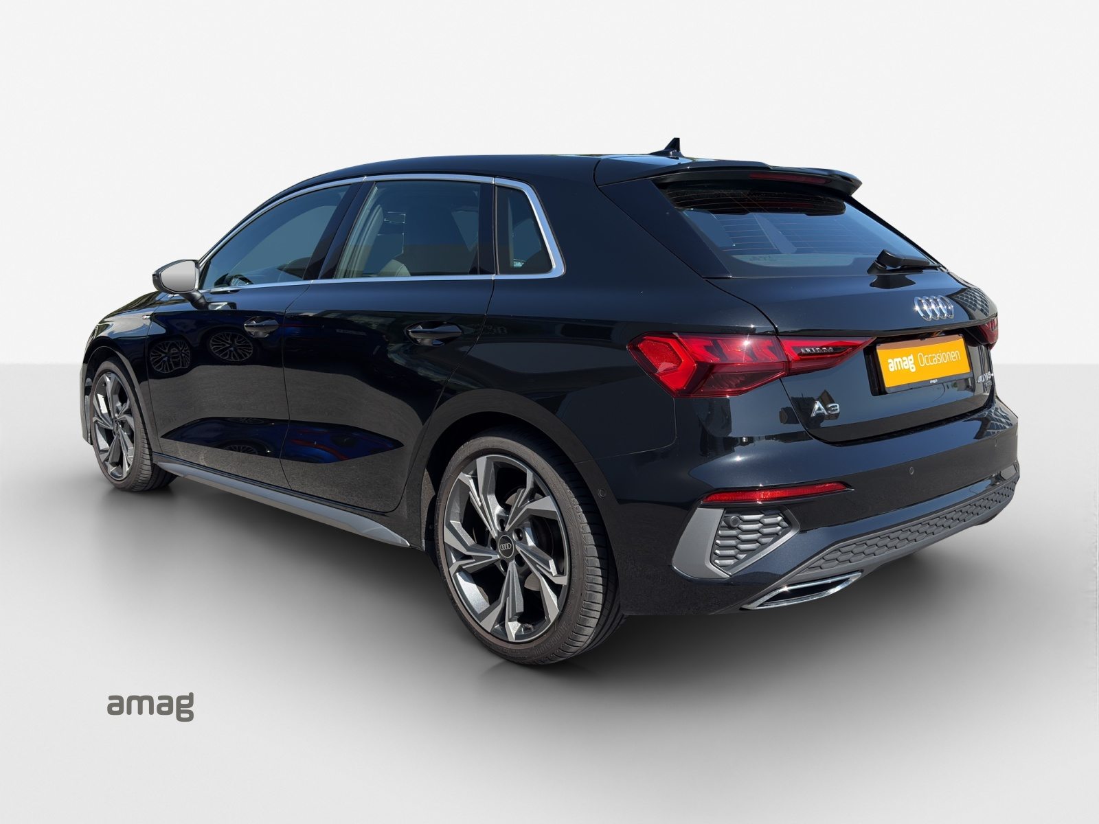 AUDI A3 Sportback 40 TFSI S line, Petrol, Second hand / Used, Automatic - 3