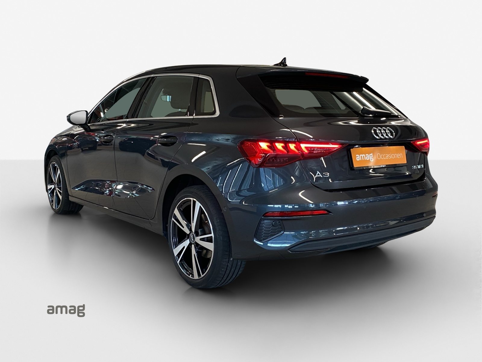 AUDI A3 Sportback 35 TFSI Attraction, Benzin, Occasion / Gebraucht, Automatik - 3
