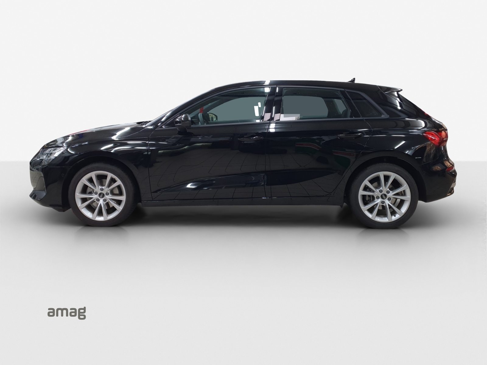 AUDI A3 Sportback TFSI 110 kW Attraction, Benzin, Occasion / Gebraucht, Automatik - 2