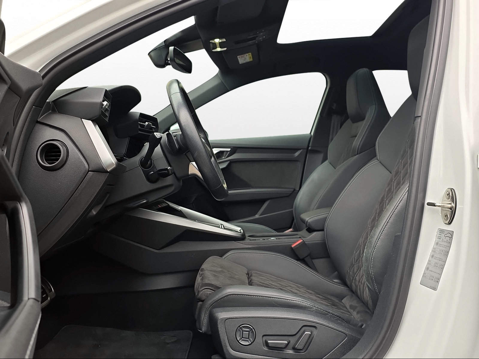 AUDI A3 Sportback 45 TFSI e S line, Hybride Intégral Essence/Électricité, Occasion / Utilisé, Automatique - 7