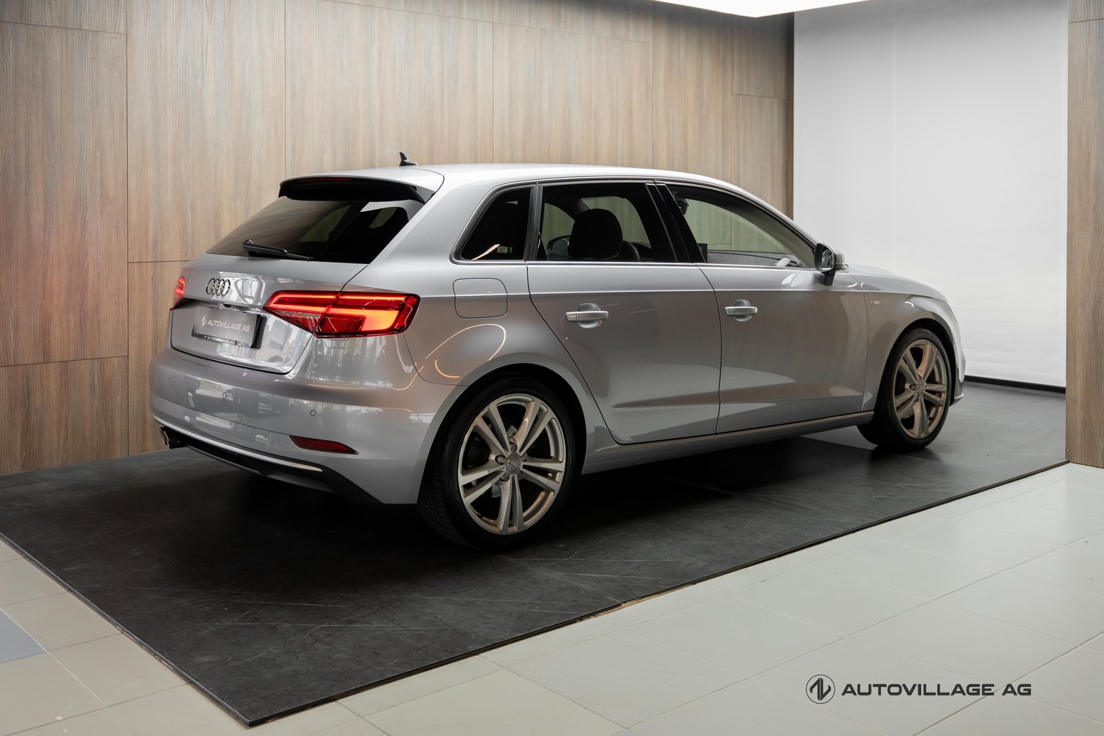 AUDI A3 Sportback 40 TFSI Sport S-tronic, Essence, Occasion / Utilisé, Automatique - 2