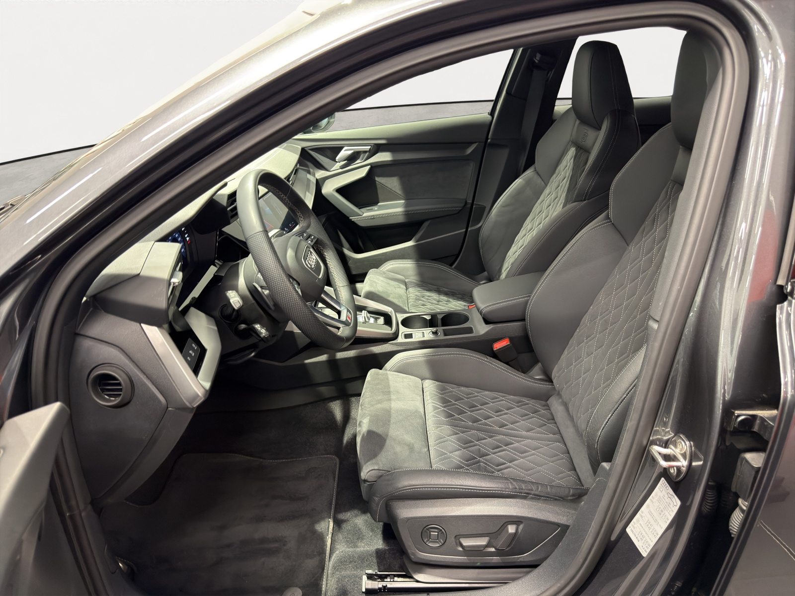 AUDI A3 Sportback 40 TFSI S line, Benzin, Occasion / Gebraucht, Automatik - 5