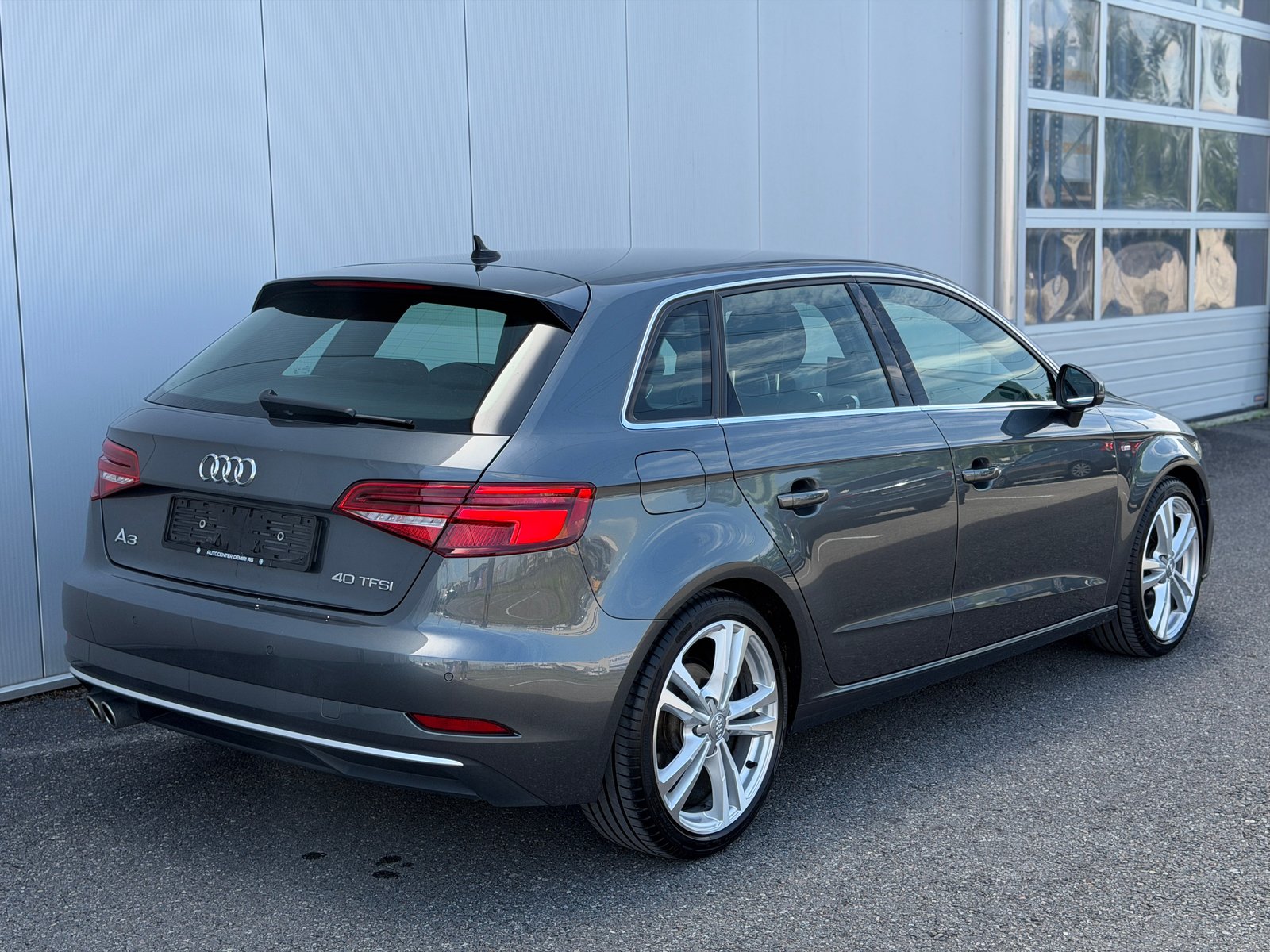 AUDI A3 Sportback 40 TFSI Sport quattro S-tronic *S-Line inn, Benzin, Occasion / Gebraucht, Automatik - 4