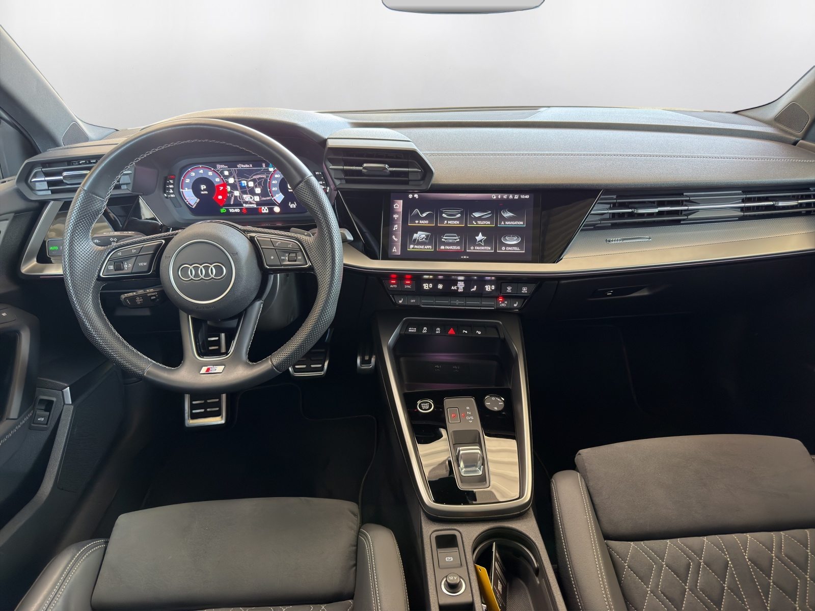 AUDI A3 Sportback 35 TFSI S line Attraction, Benzin, Occasion / Gebraucht, Automatik - 7