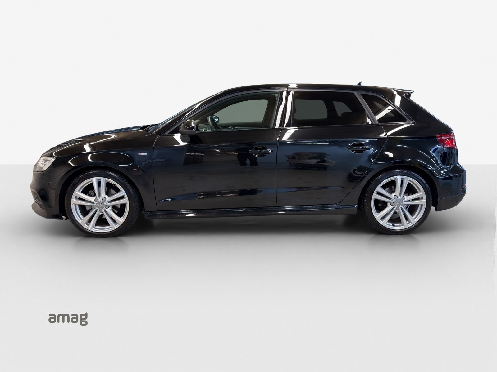 AUDI A3 Sportback 35 TFSI sport, Petrol, Second hand / Used, Automatic - 2