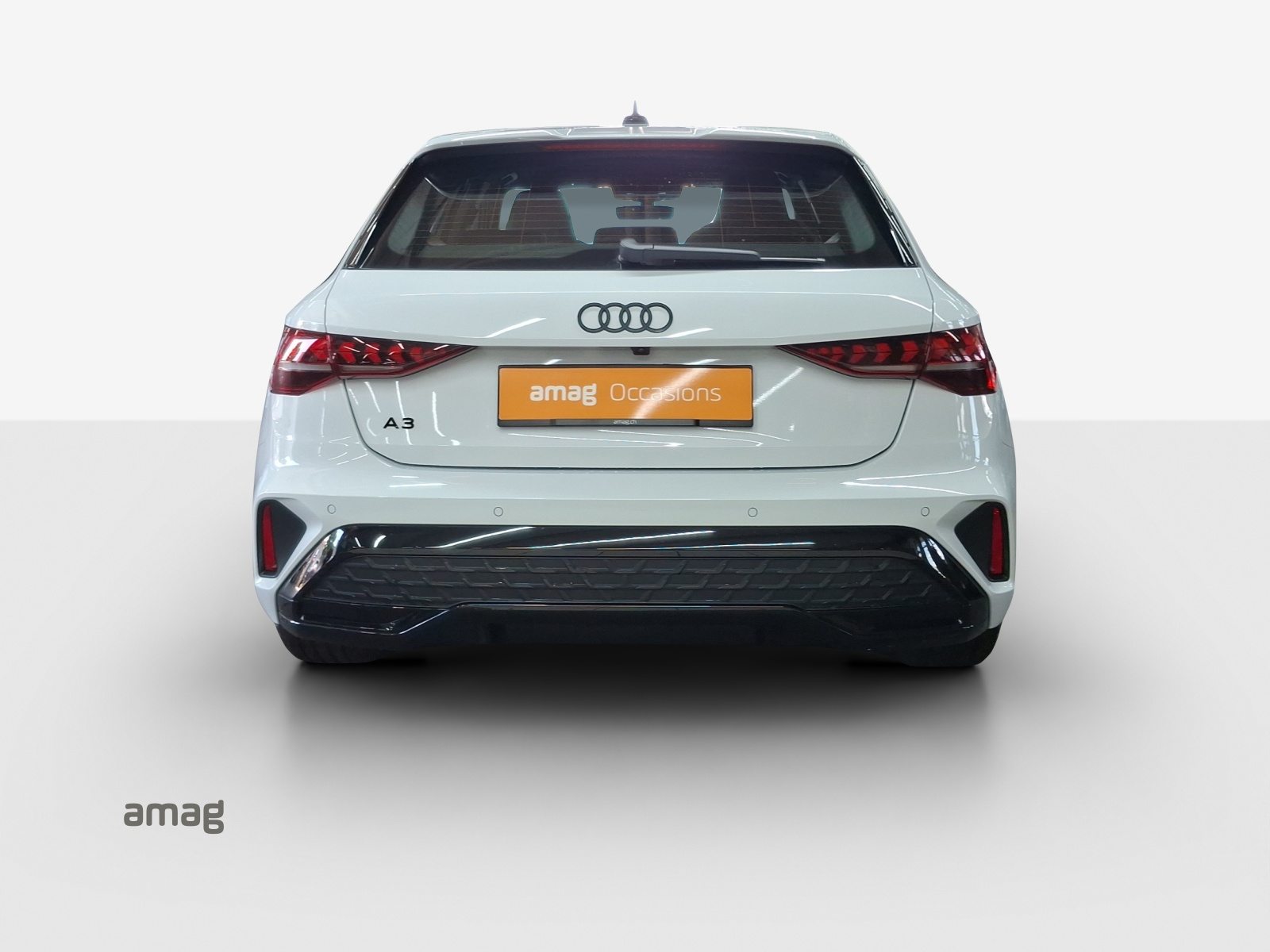 AUDI A3 Sportback TFSI 110 kW S line Attraction, Petrol, Second hand / Used, Automatic - 4