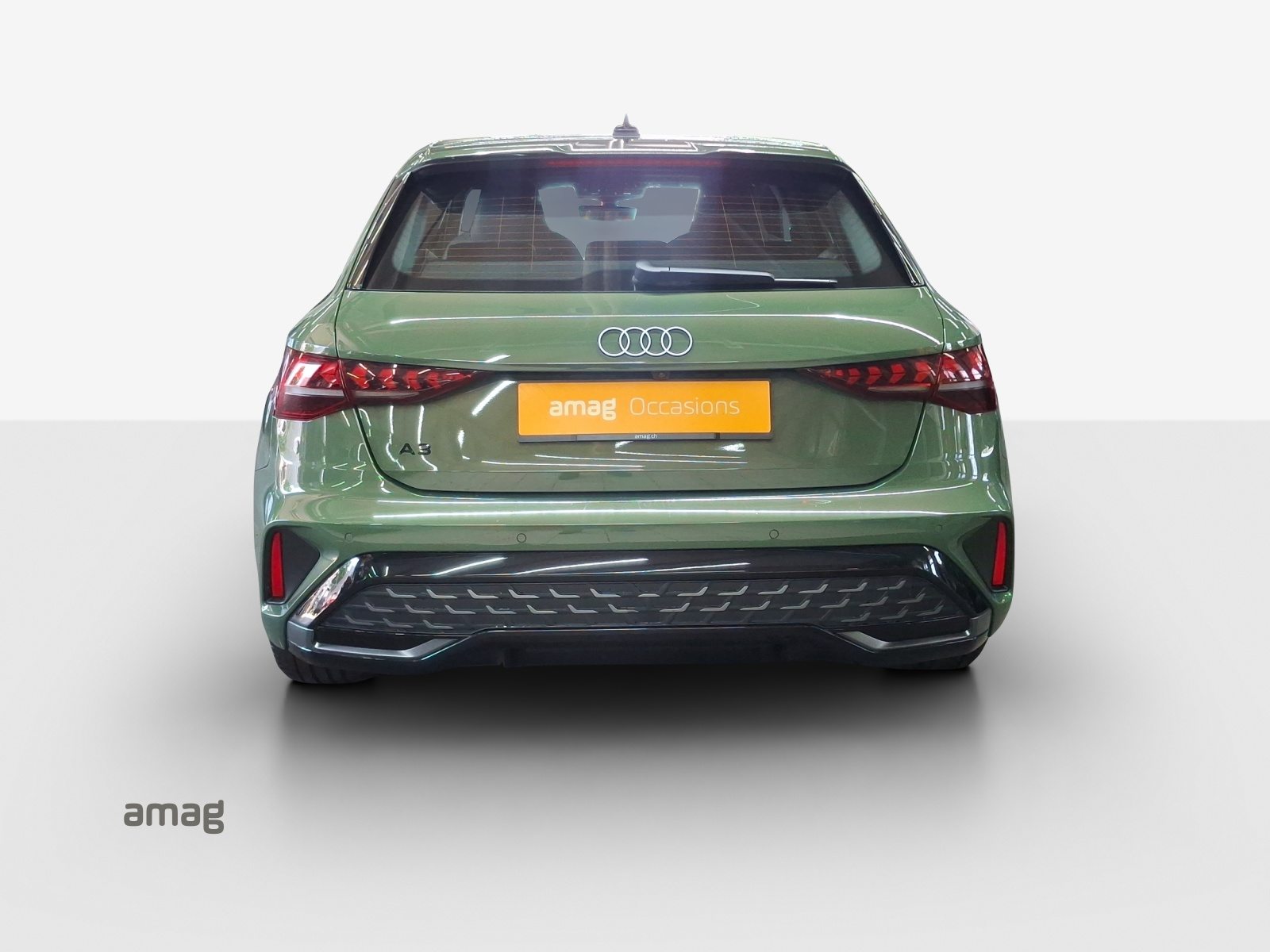 AUDI A3 Sportback TFSI 110 kW S line Attraction, Petrol, Second hand / Used, Automatic - 4
