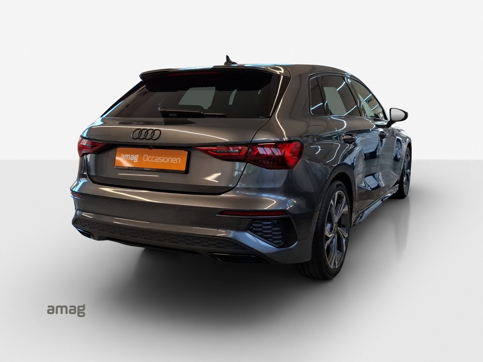 AUDI A3 Sportback 35 TFSI S line Attraction, Benzin, Occasion / Gebraucht, Automatik - 5
