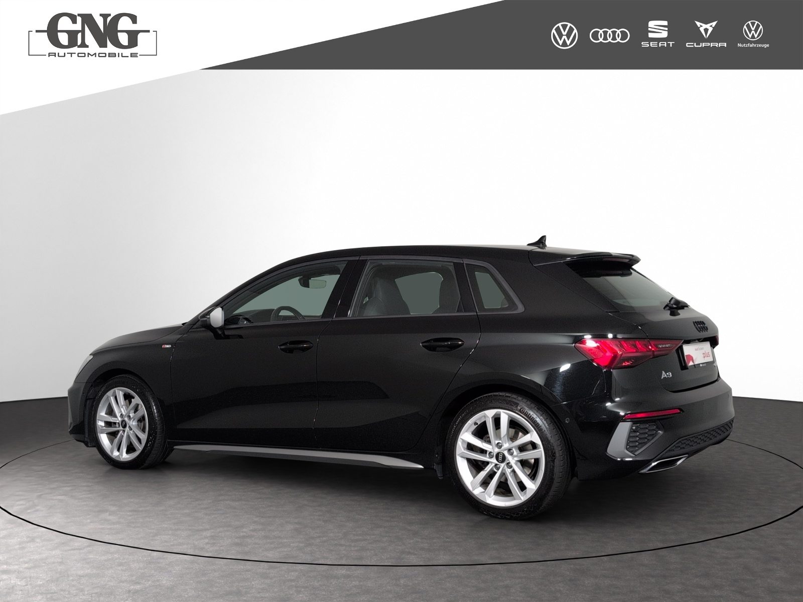 AUDI A3 Sportback 35 TFSI S line Attraction, Petrol, Second hand / Used, Automatic - 2