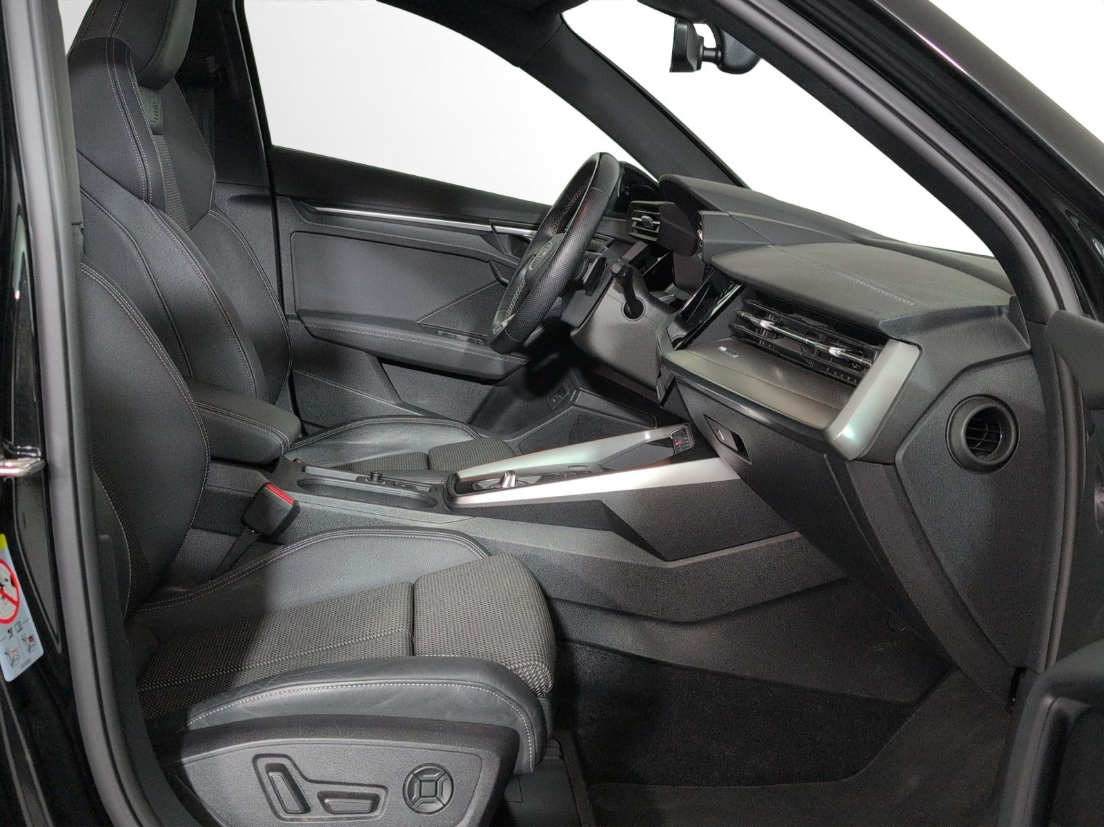 AUDI A3 Sportback 35 TFSI S line Attraction, Petrol, Second hand / Used, Automatic - 7