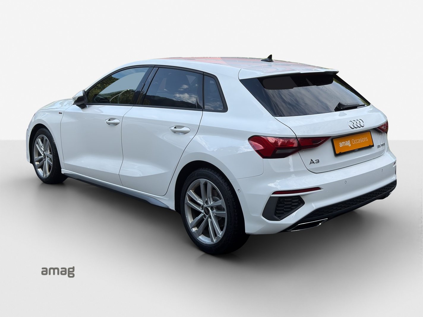 AUDI A3 Sportback 35 TFSI S line Attraction, Petrol, Second hand / Used, Manual - 3