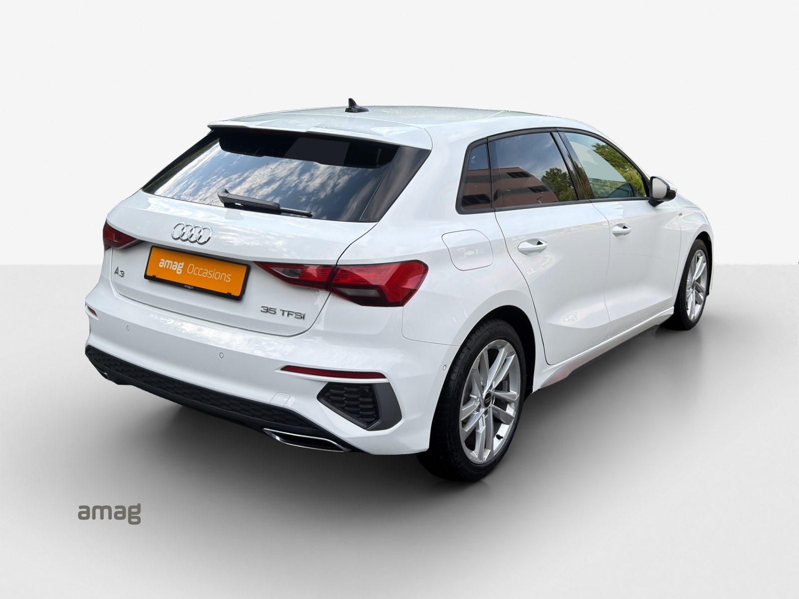 AUDI A3 Sportback 35 TFSI S line Attraction, Petrol, Second hand / Used, Manual - 5
