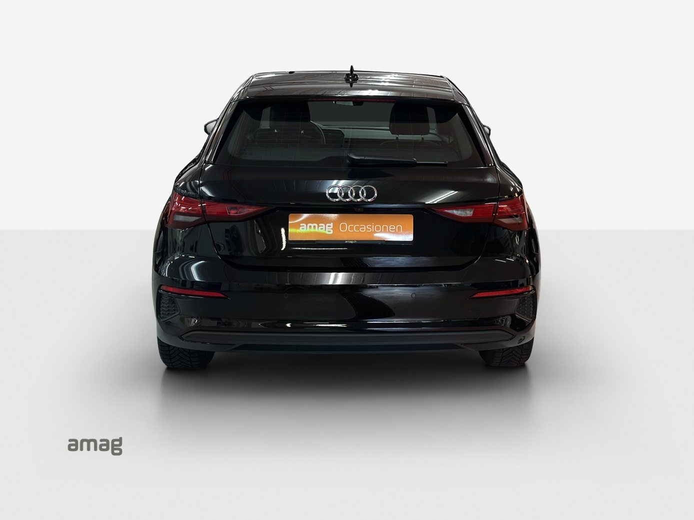 AUDI A3 Sportback 35 TFSI Attraction, Benzin, Occasion / Gebraucht, Automatik - 4