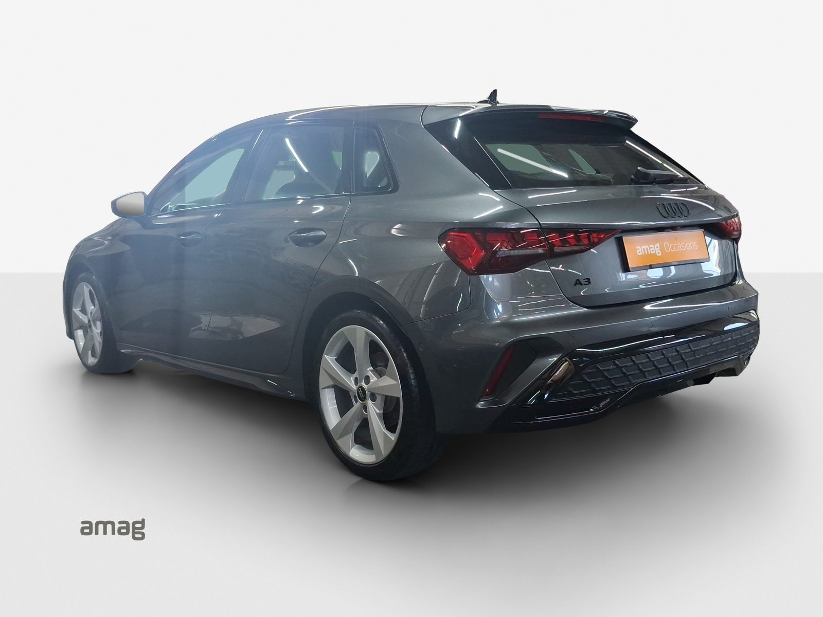 AUDI A3 Sportback 40 TFSI S line, Petrol, Second hand / Used, Automatic - 3