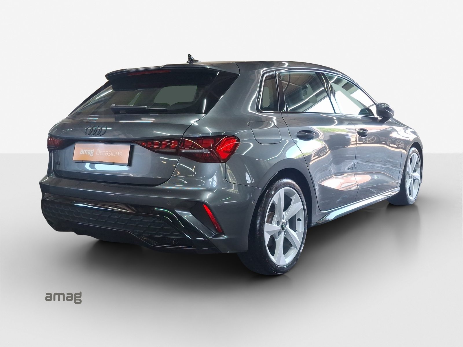 AUDI A3 Sportback 40 TFSI S line, Petrol, Second hand / Used, Automatic - 5