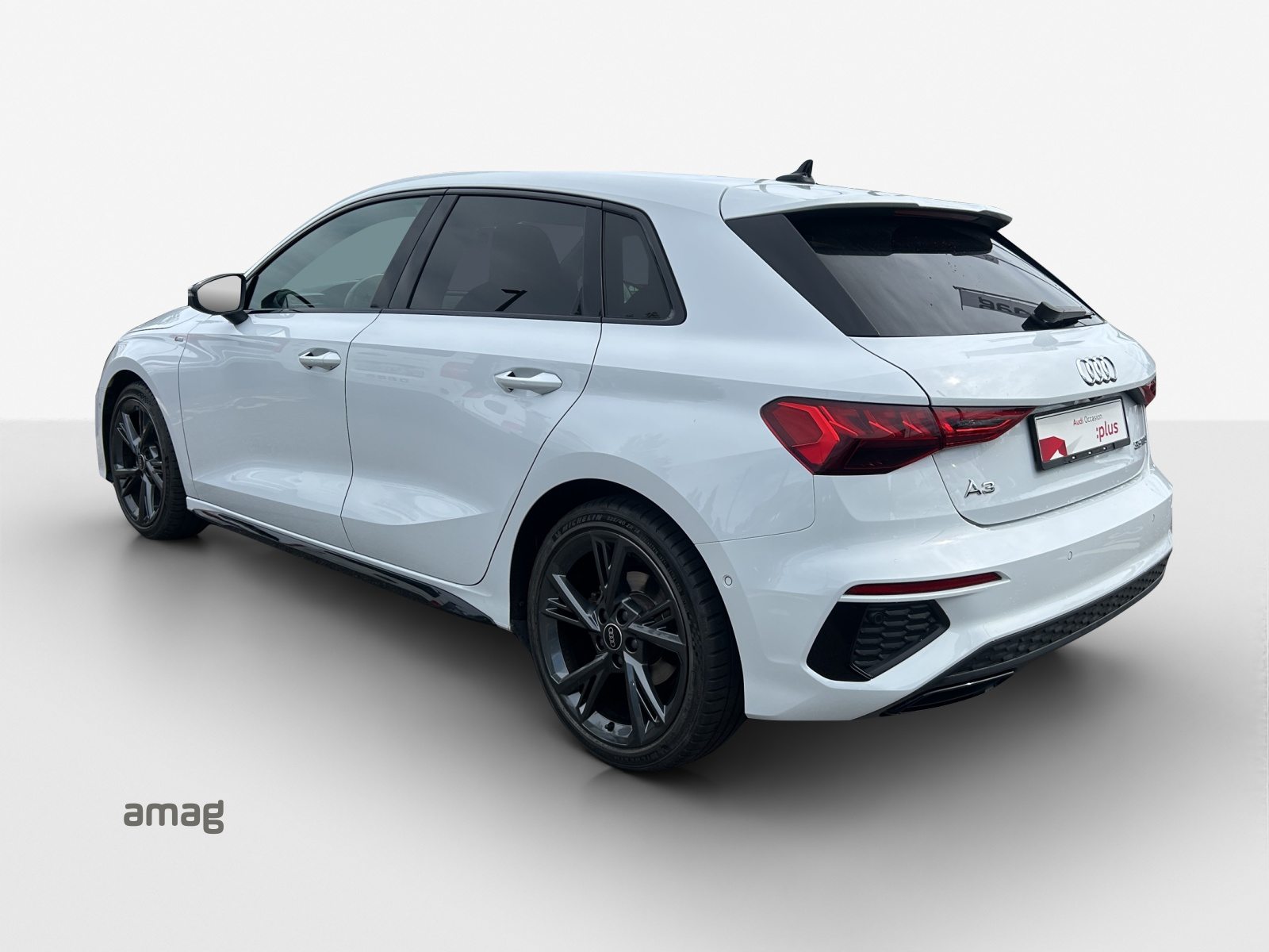 AUDI A3 Sportback 35 TFSI S line Attraction, Benzin, Occasion / Gebraucht, Automatik - 3