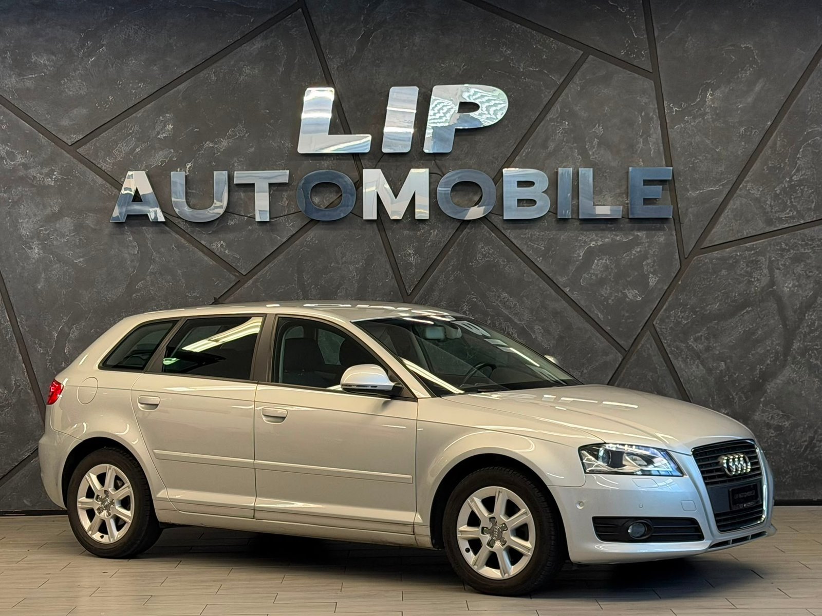 AUDI A3 Sportback 1.4 TFSI Ambiente S-tronic, Petrol, Second hand / Used, Automatic - 3