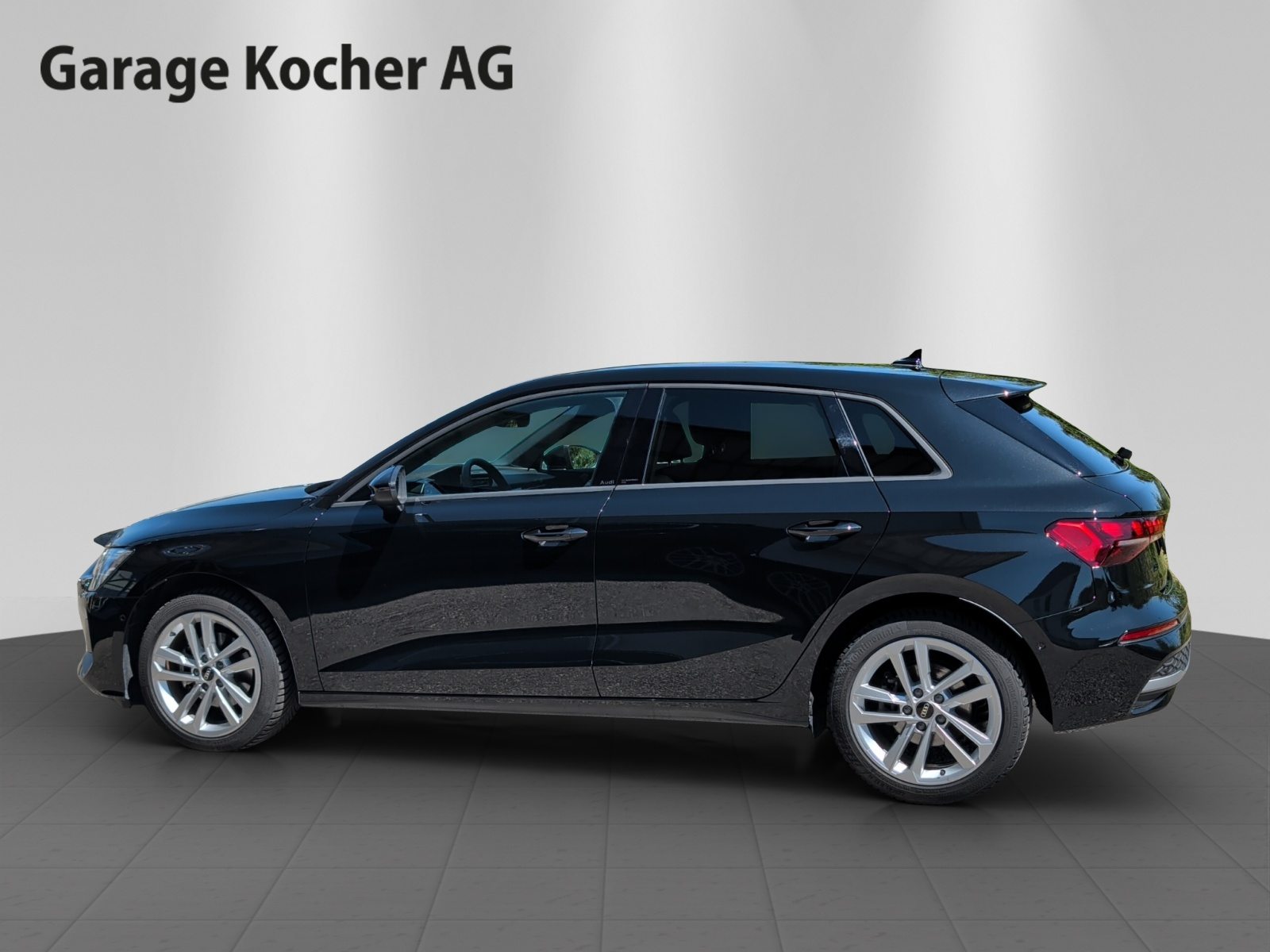 AUDI A3 Sportback 35 TFSI Attraction, Benzin, Occasion / Gebraucht, Automatik - 3