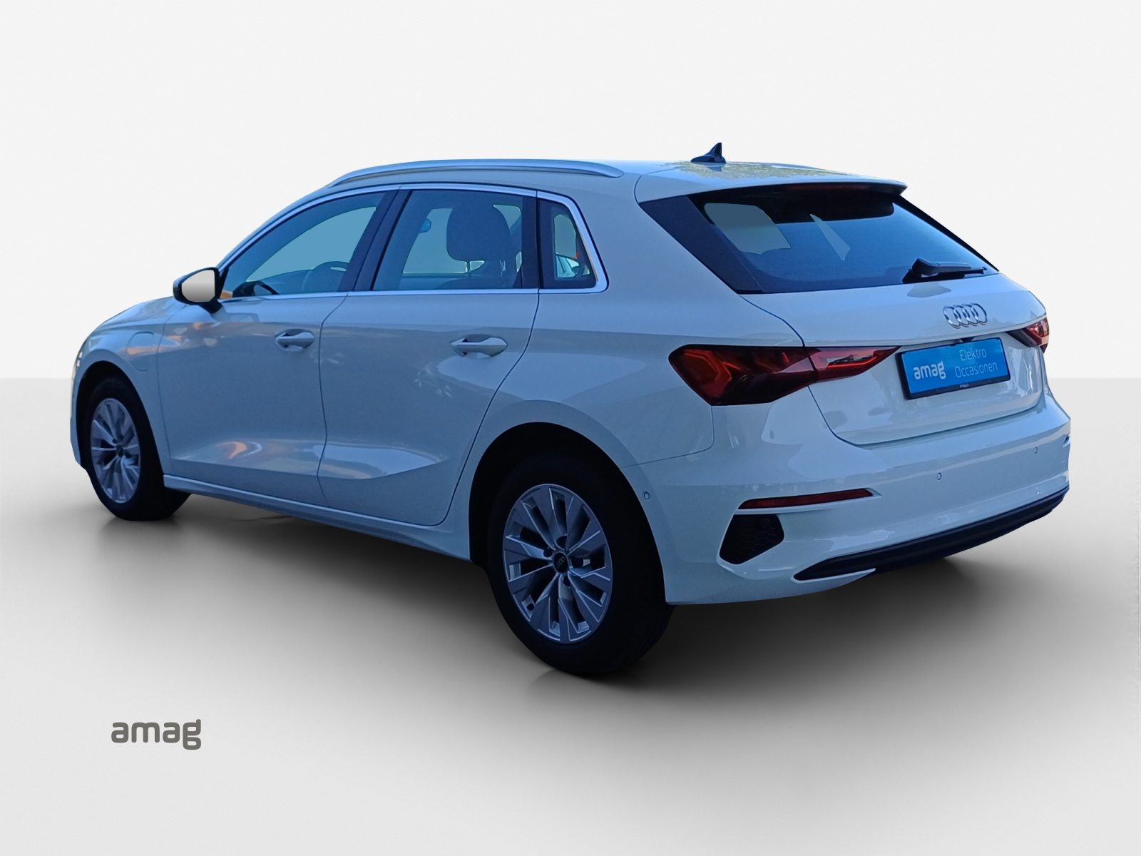 AUDI A3 Sportback 40 TFSI e Attraction, Voll-Hybrid Benzin/Elektro, Occasion / Gebraucht, Automatik - 3